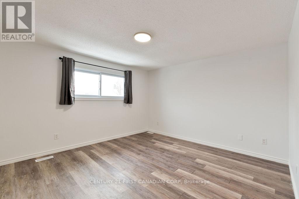 #27 45 GATEWOOD PLACE - 21