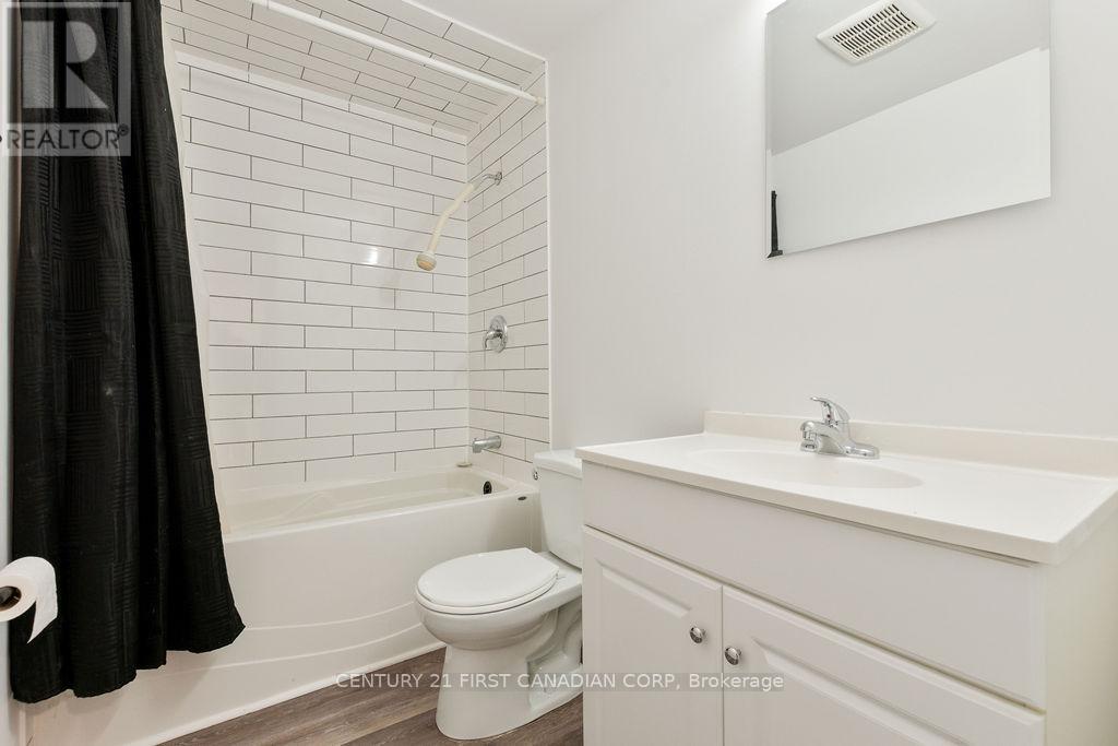 #27 45 GATEWOOD PLACE - 23