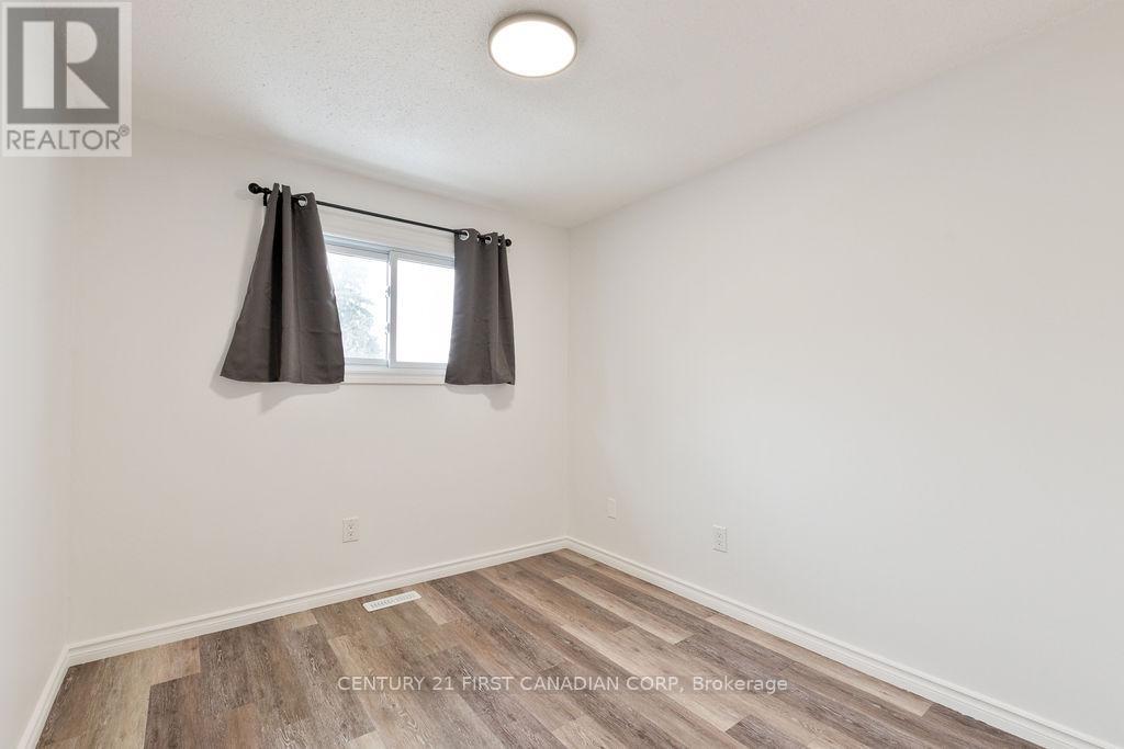 #27 45 GATEWOOD PLACE - 24