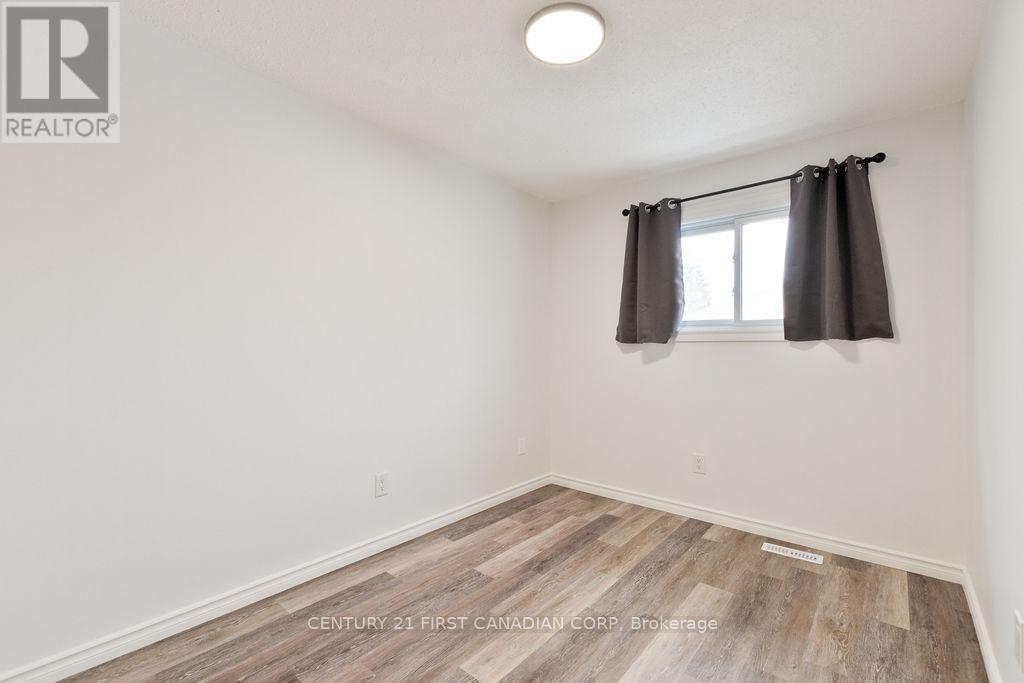 #27 45 GATEWOOD PLACE - 26