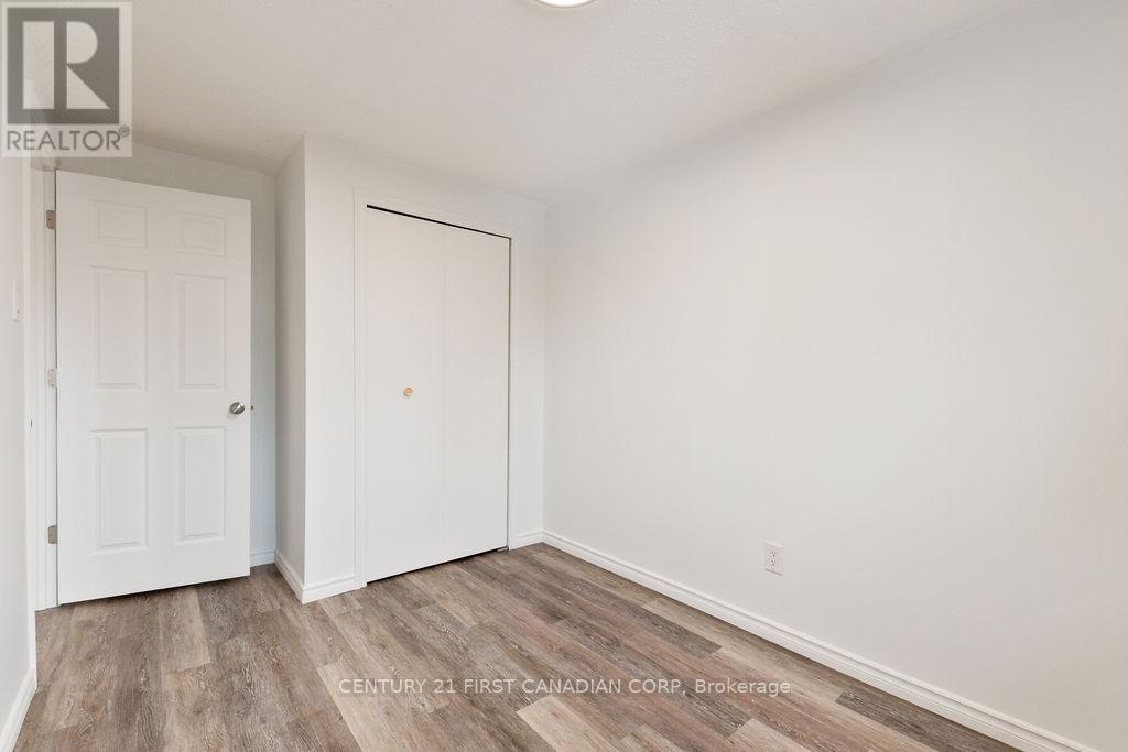 #27 45 GATEWOOD PLACE - 27
