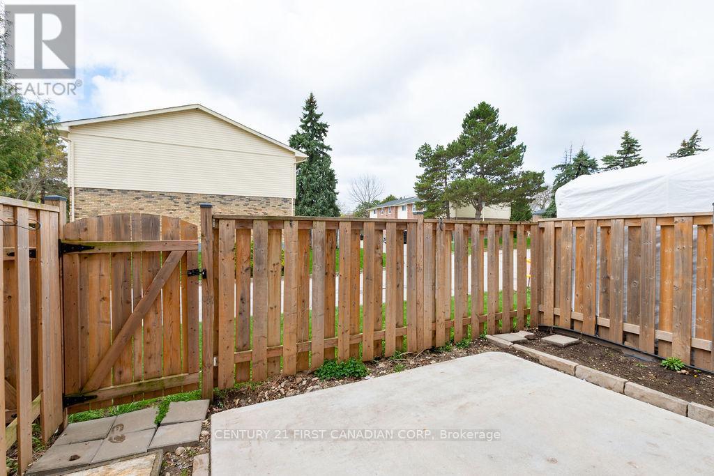 #27 45 GATEWOOD PLACE - 36