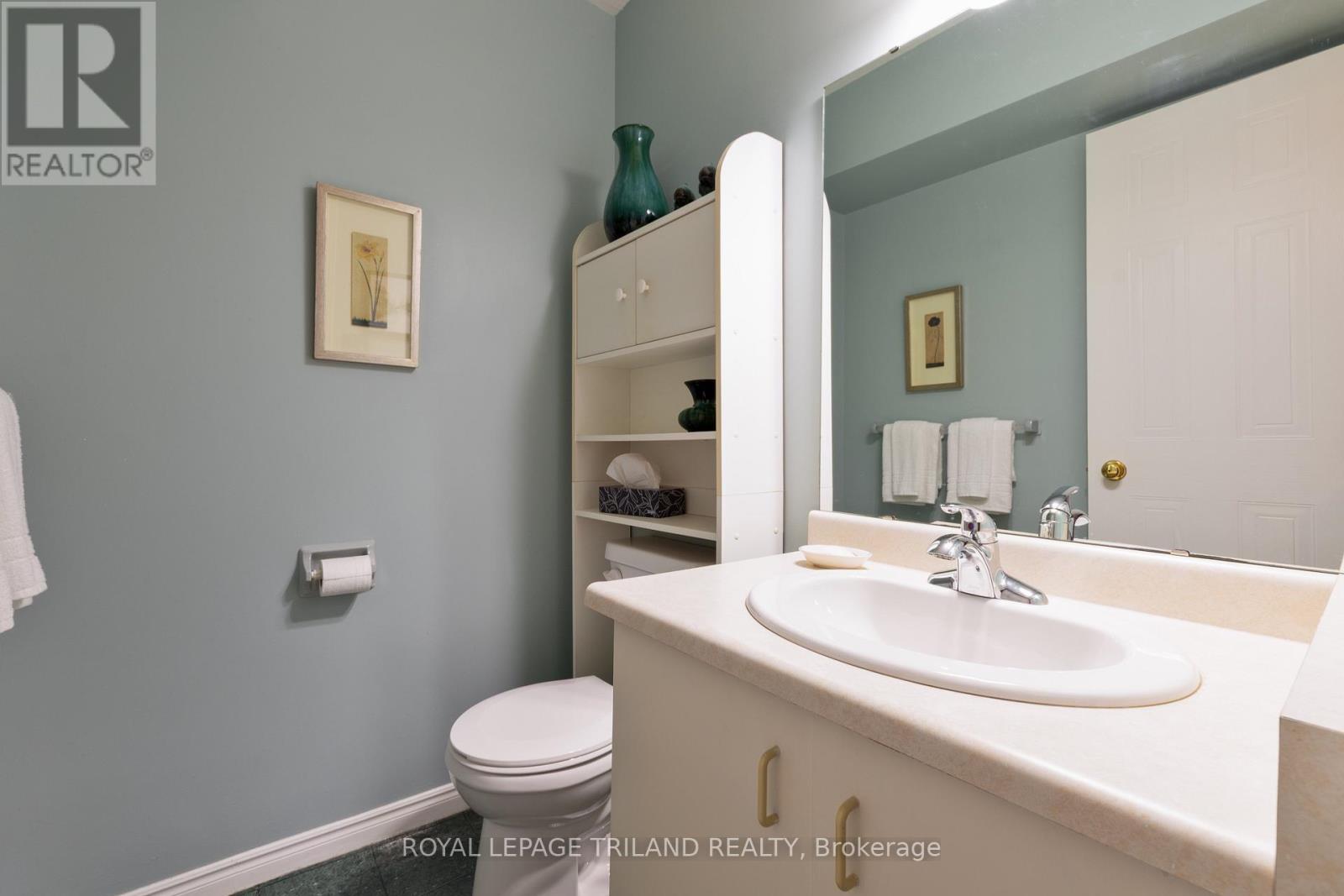 #123 440 WELLINGTON STREET - 25
