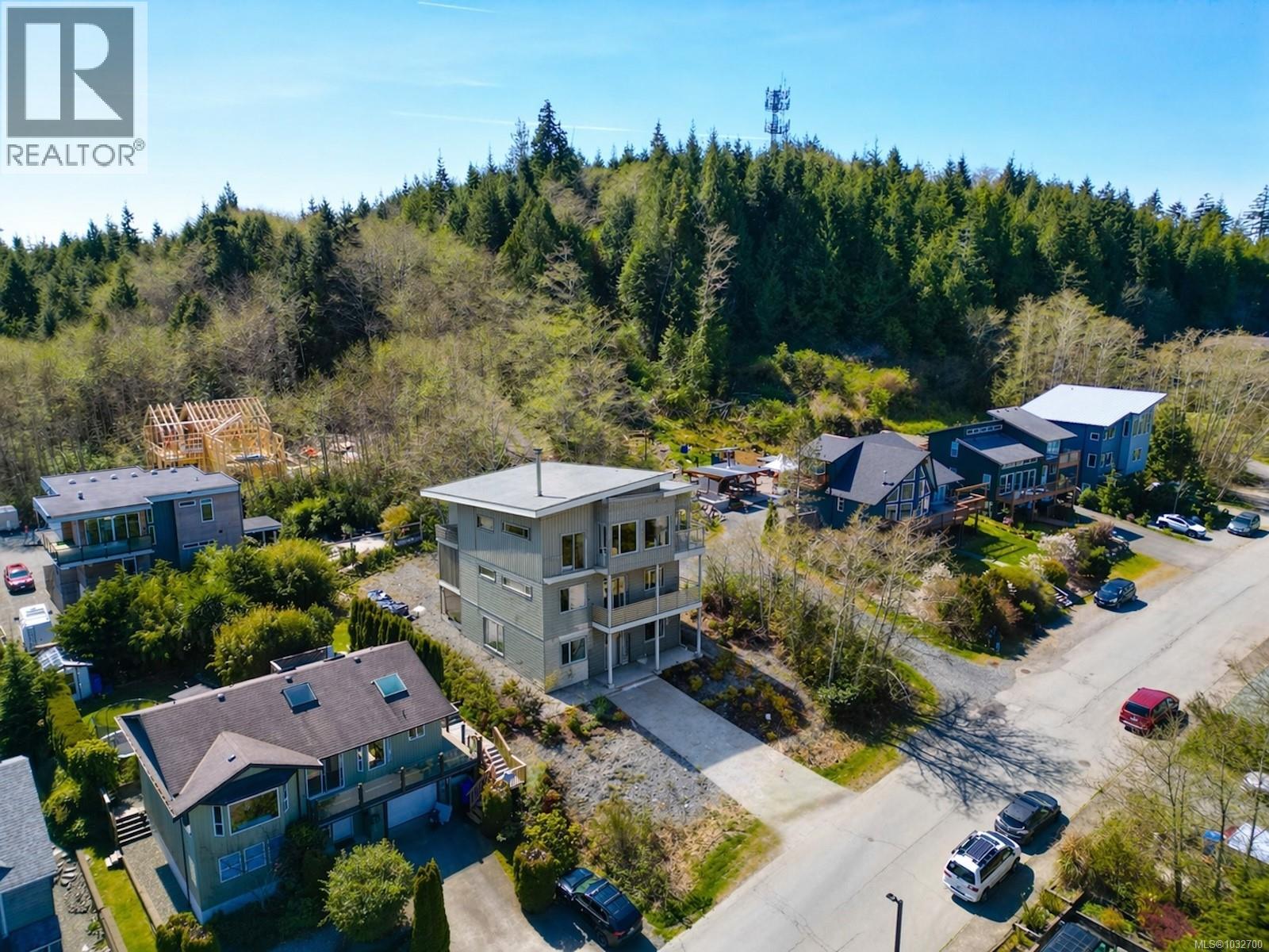 603 Pfeiffer Cres, Tofino