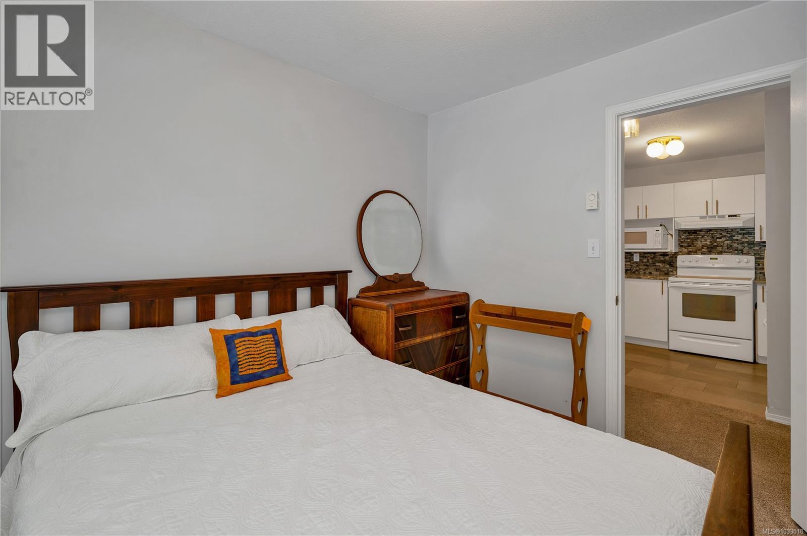 #307B 670 Island Hwy S - 25