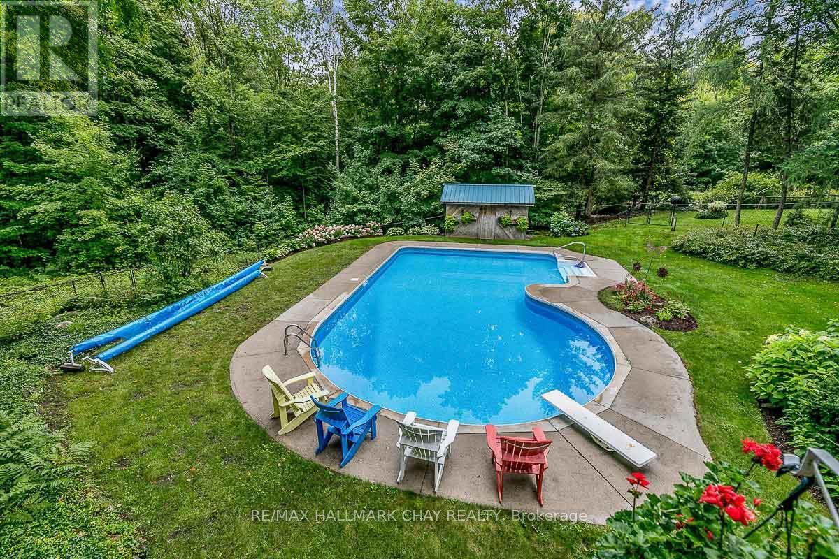 3778 Vasey Road - Solar Heated In Ground Pool