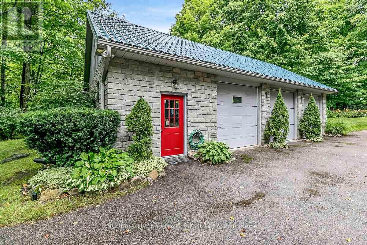 3778 Vasey Road, Tay Township - 3 Car Garage