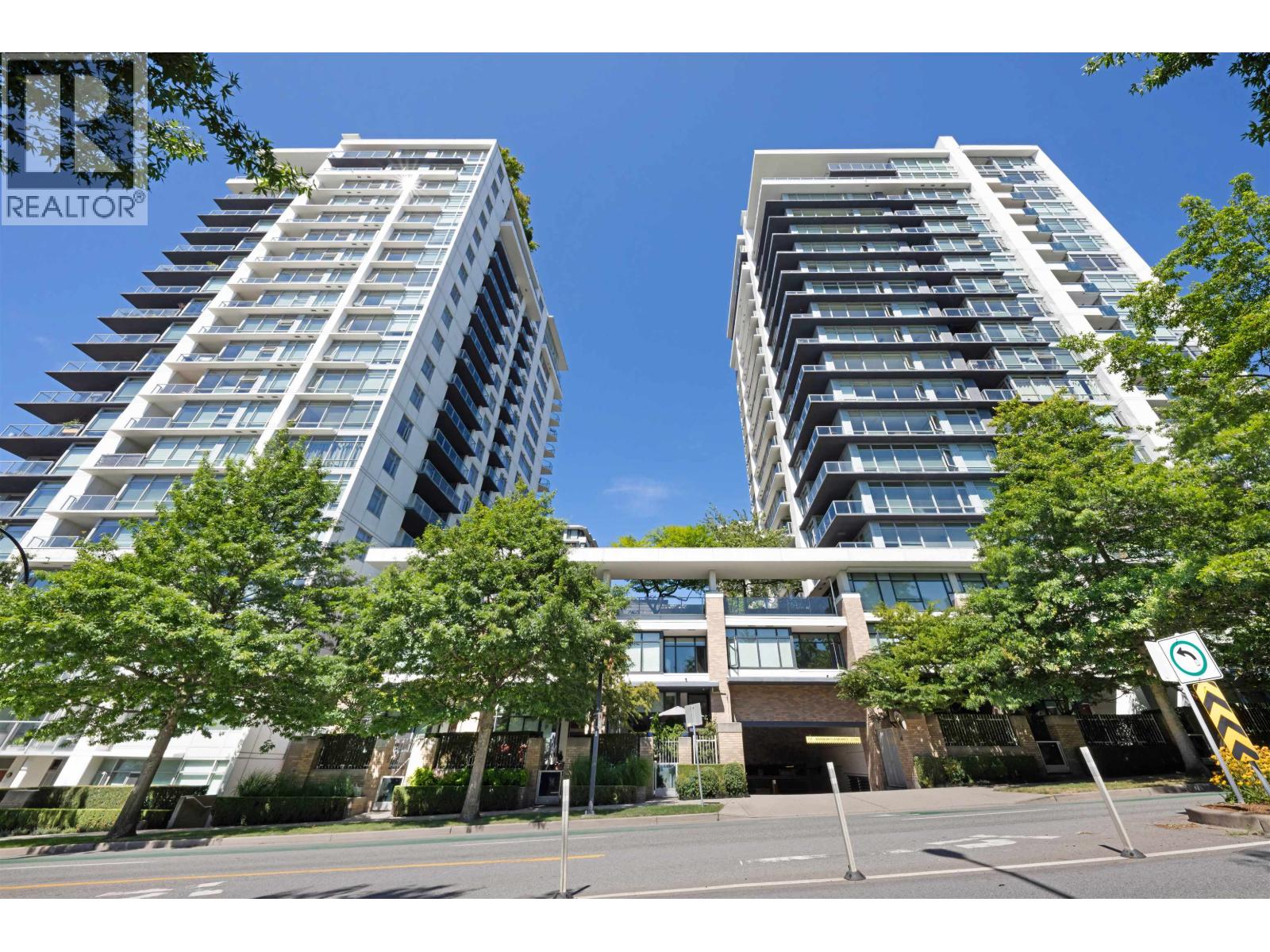 1304 1320 CHESTERFIELD AVENUE, North Vancouver