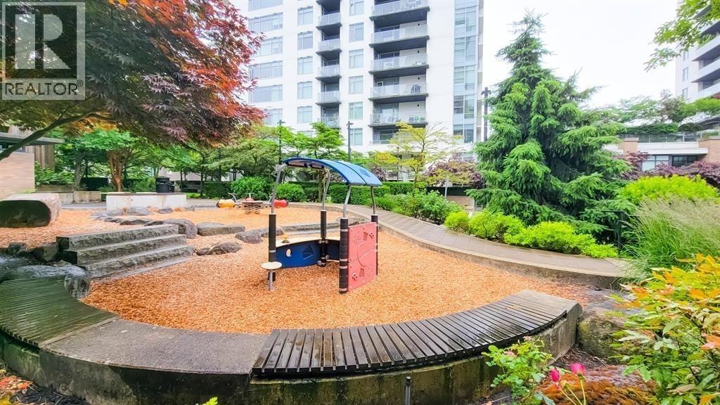 1304 1320 CHESTERFIELD AVENUE, North Vancouver
