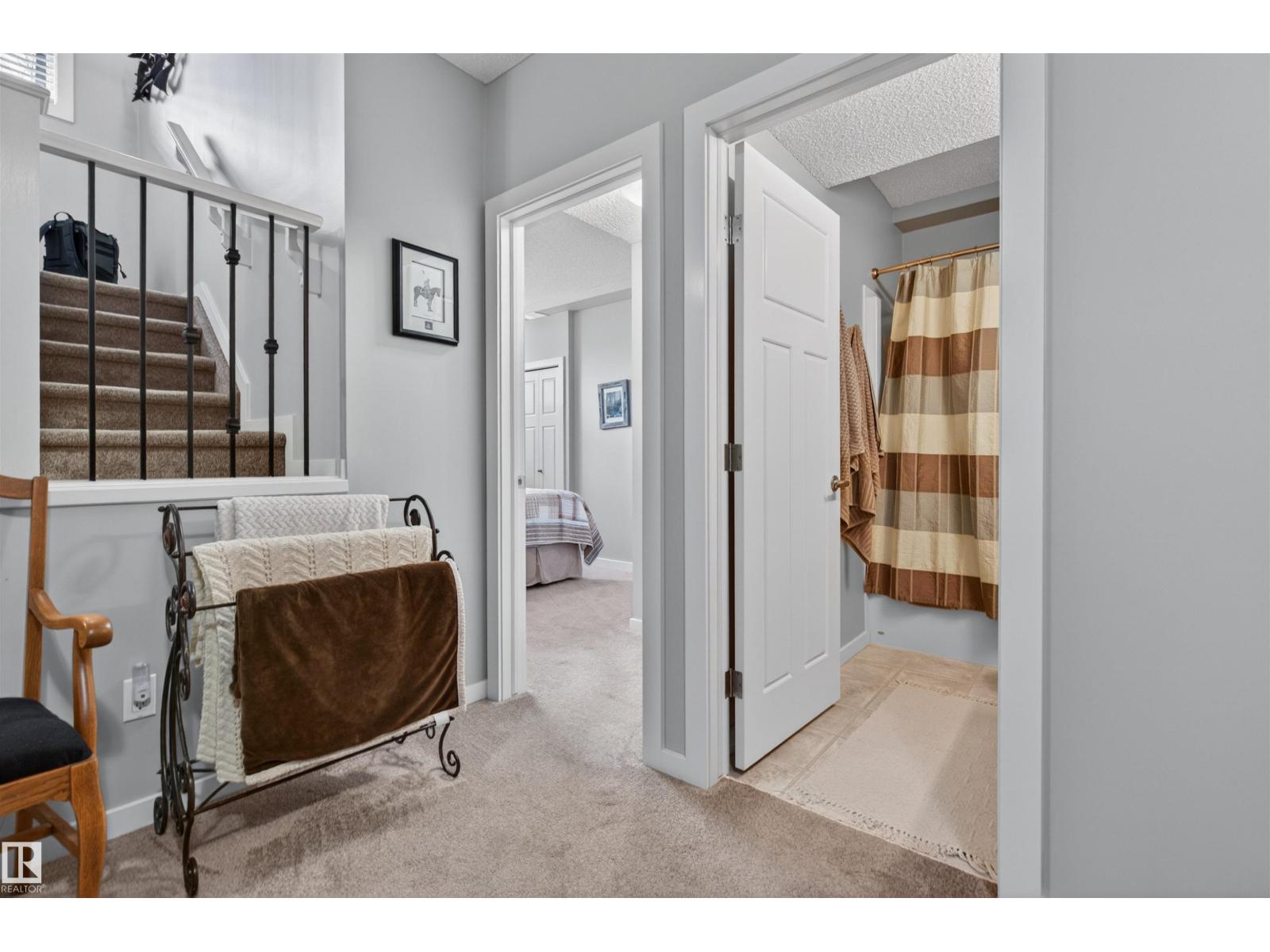 6808 CARDINAL LI SW, Edmonton