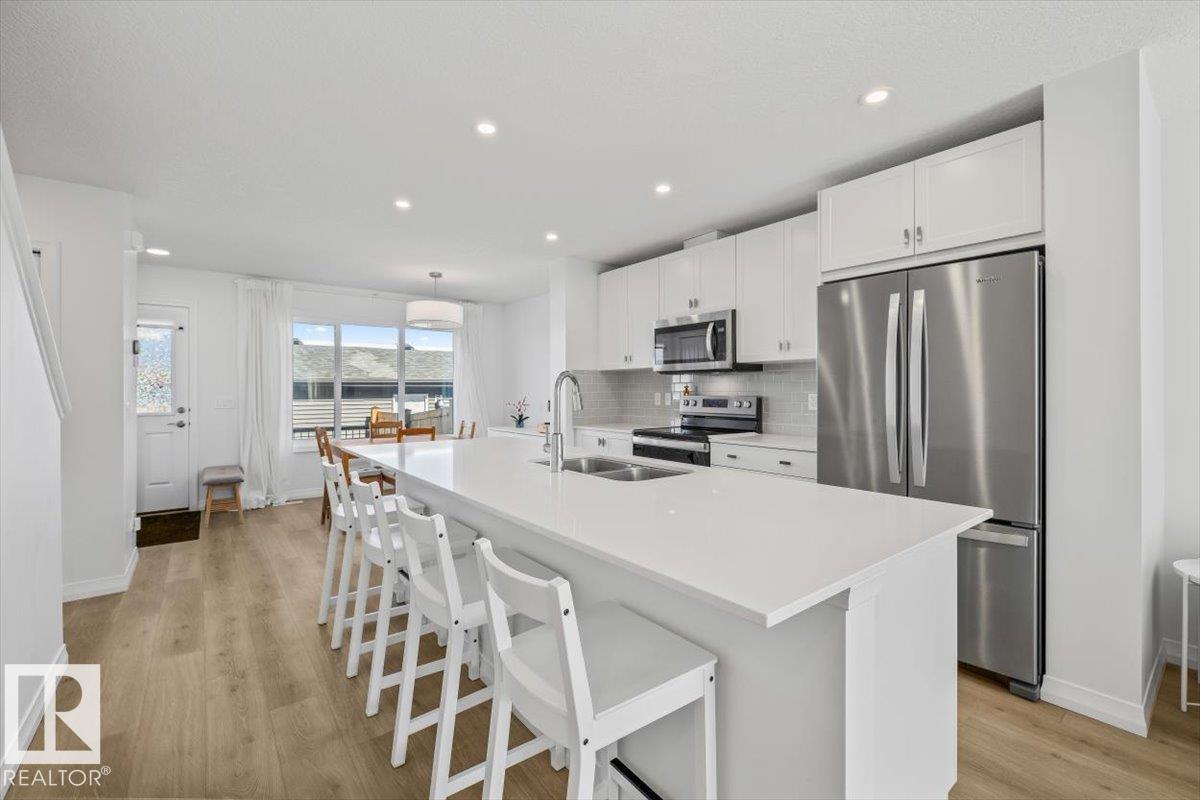 2418 TRUMPETER WY NW, Edmonton