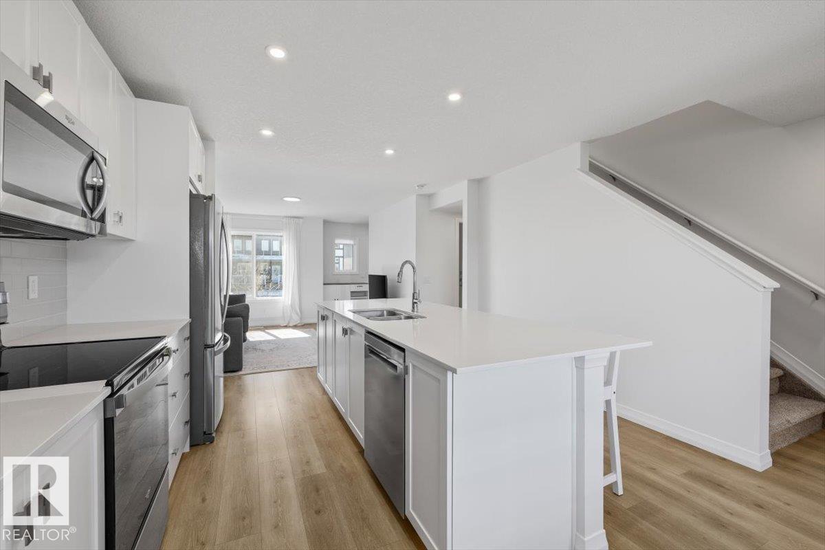 2418 TRUMPETER WY NW, Edmonton