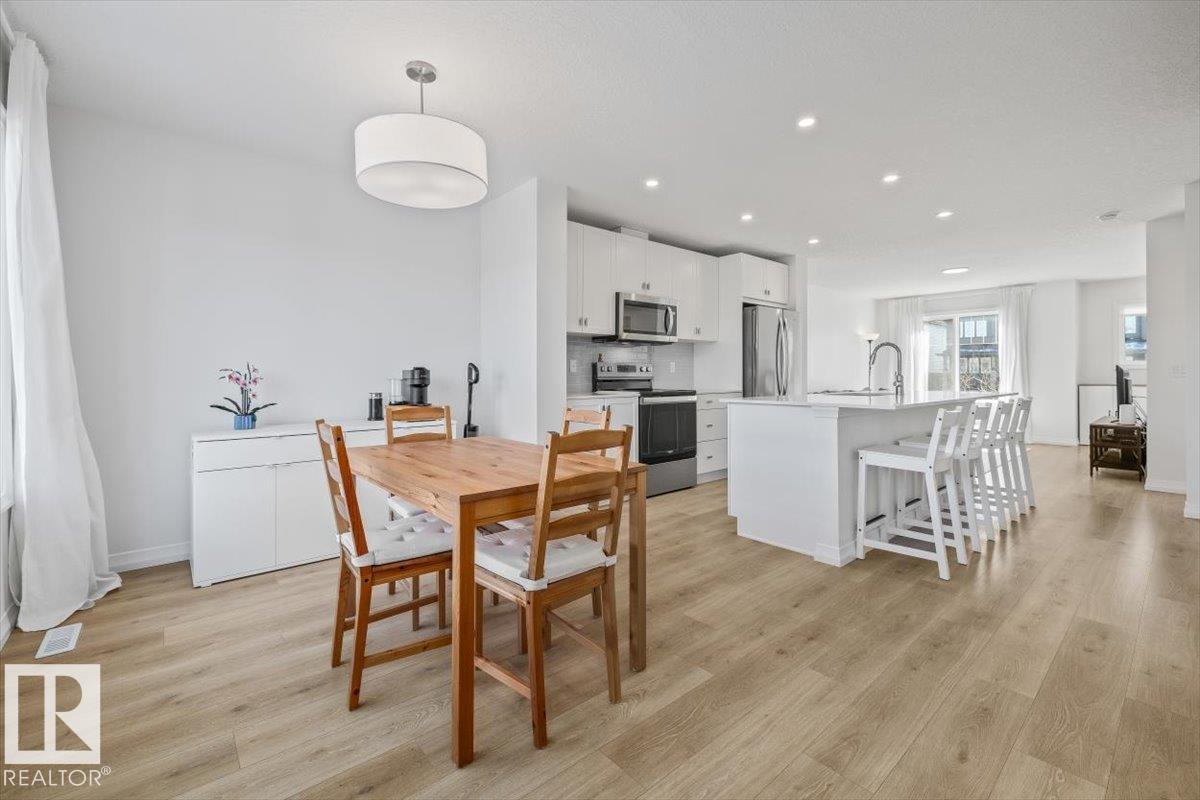 2418 TRUMPETER WY NW, Edmonton