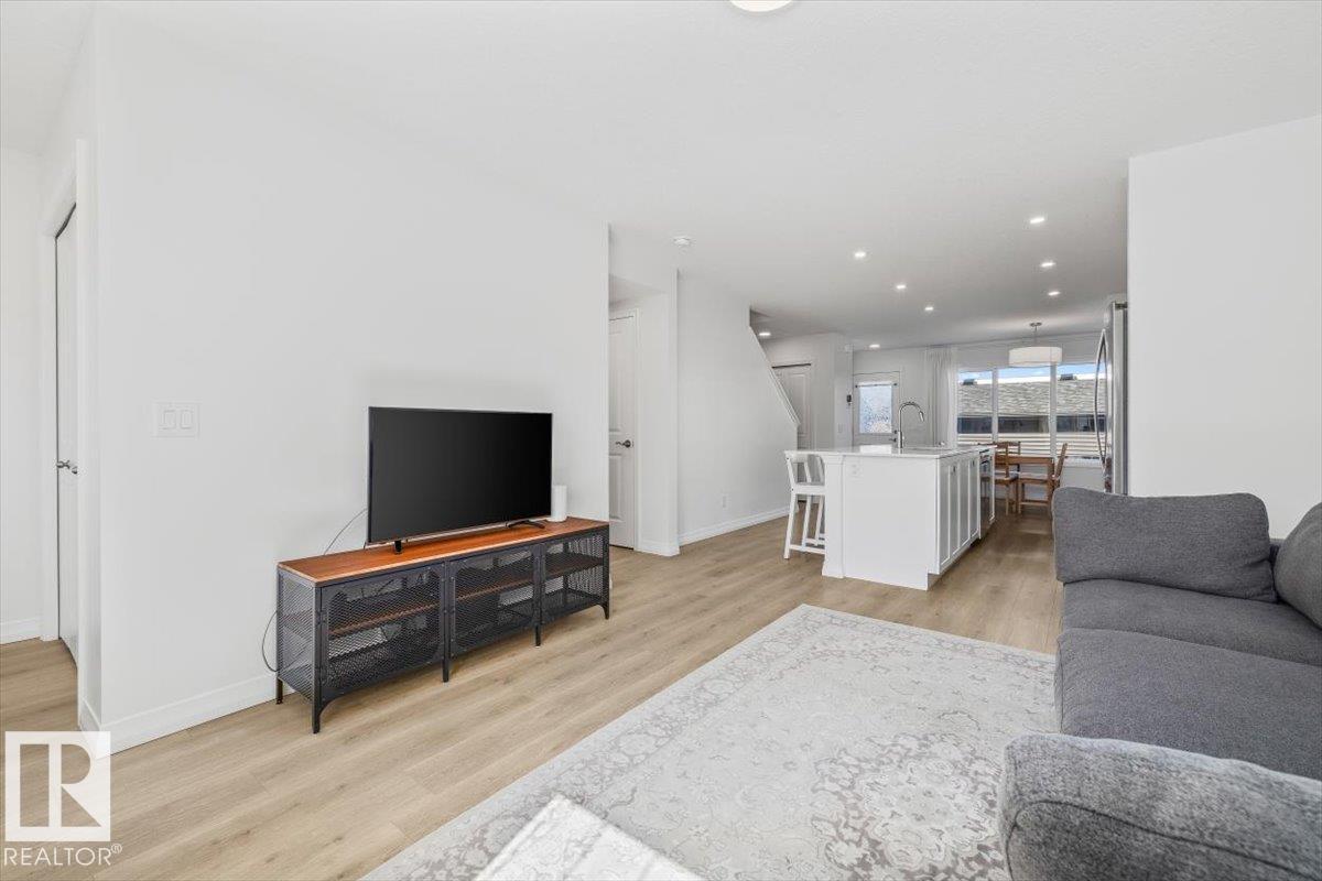 2418 TRUMPETER WY NW, Edmonton