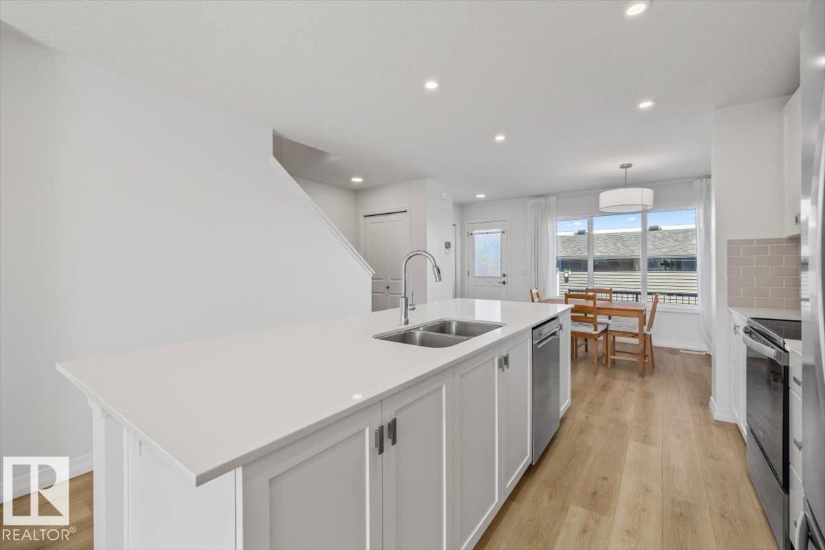 2418 TRUMPETER WY NW, Edmonton