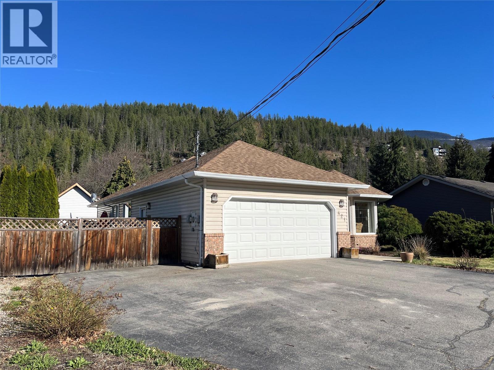 421 Oak Avenue — photo 49