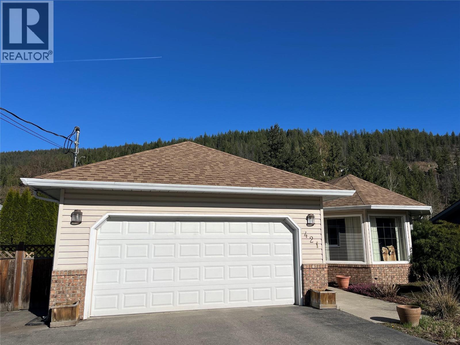 421 Oak Avenue — photo 3