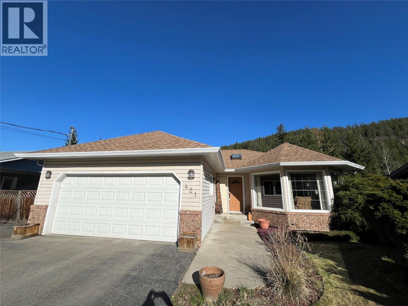 421 Oak Avenue — photo 2