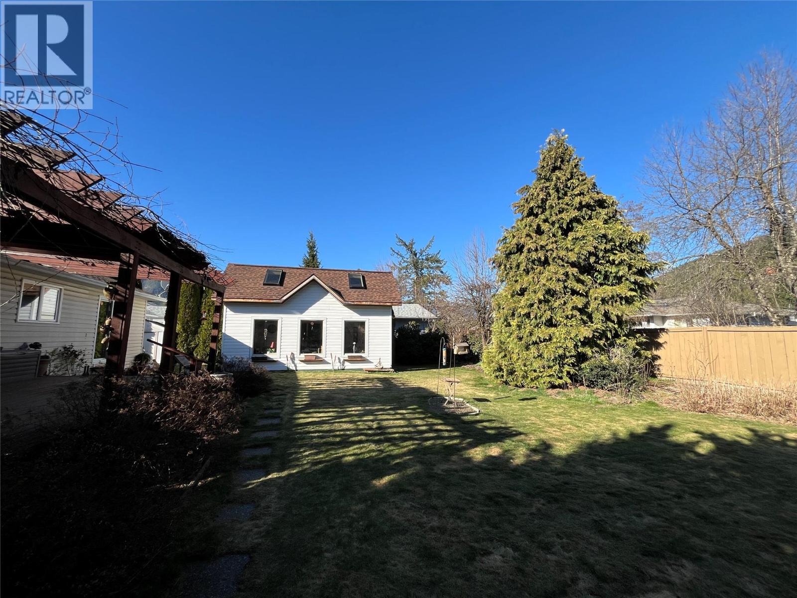 421 Oak Avenue — photo 37