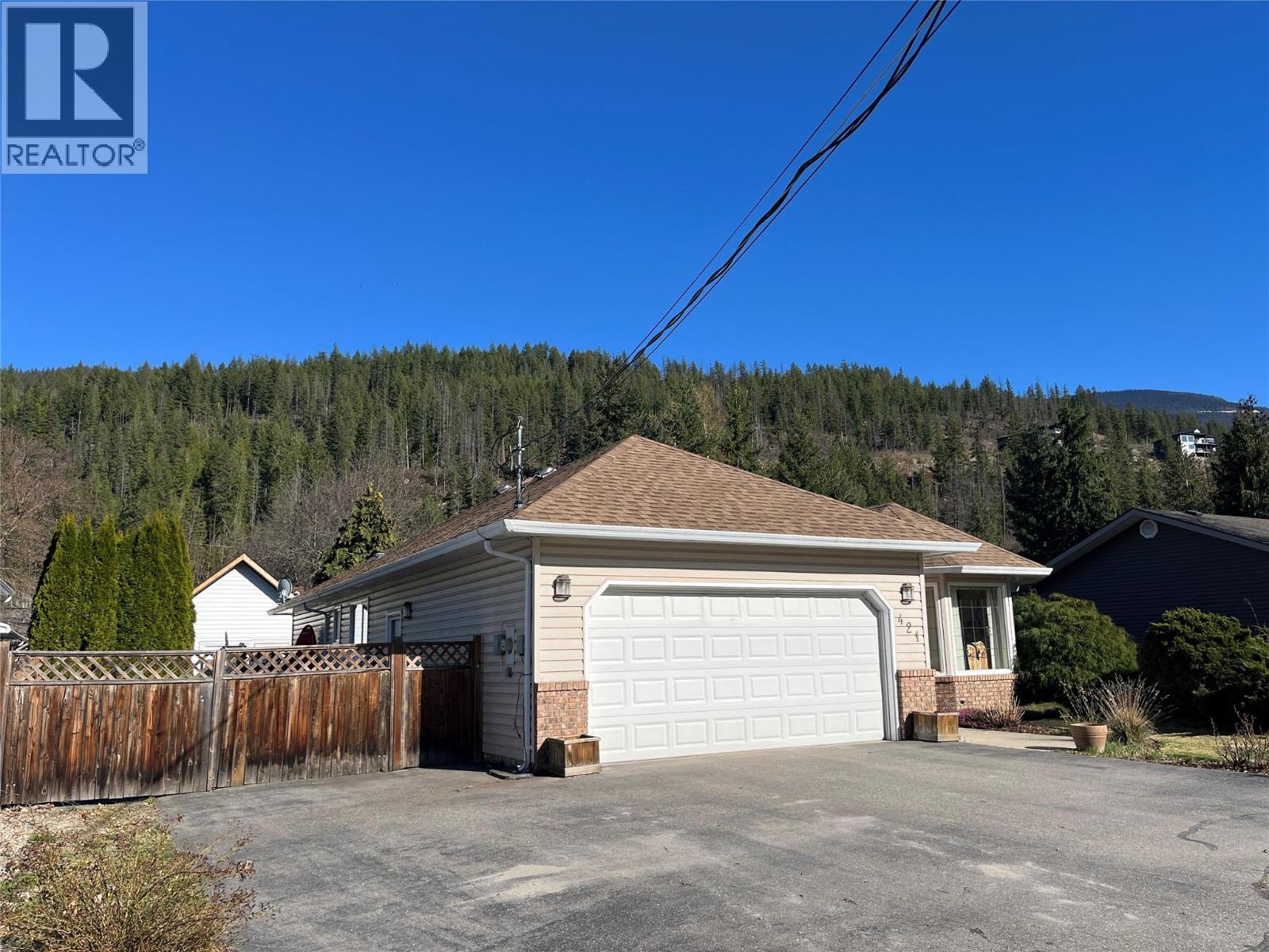 421 Oak Avenue — photo 4