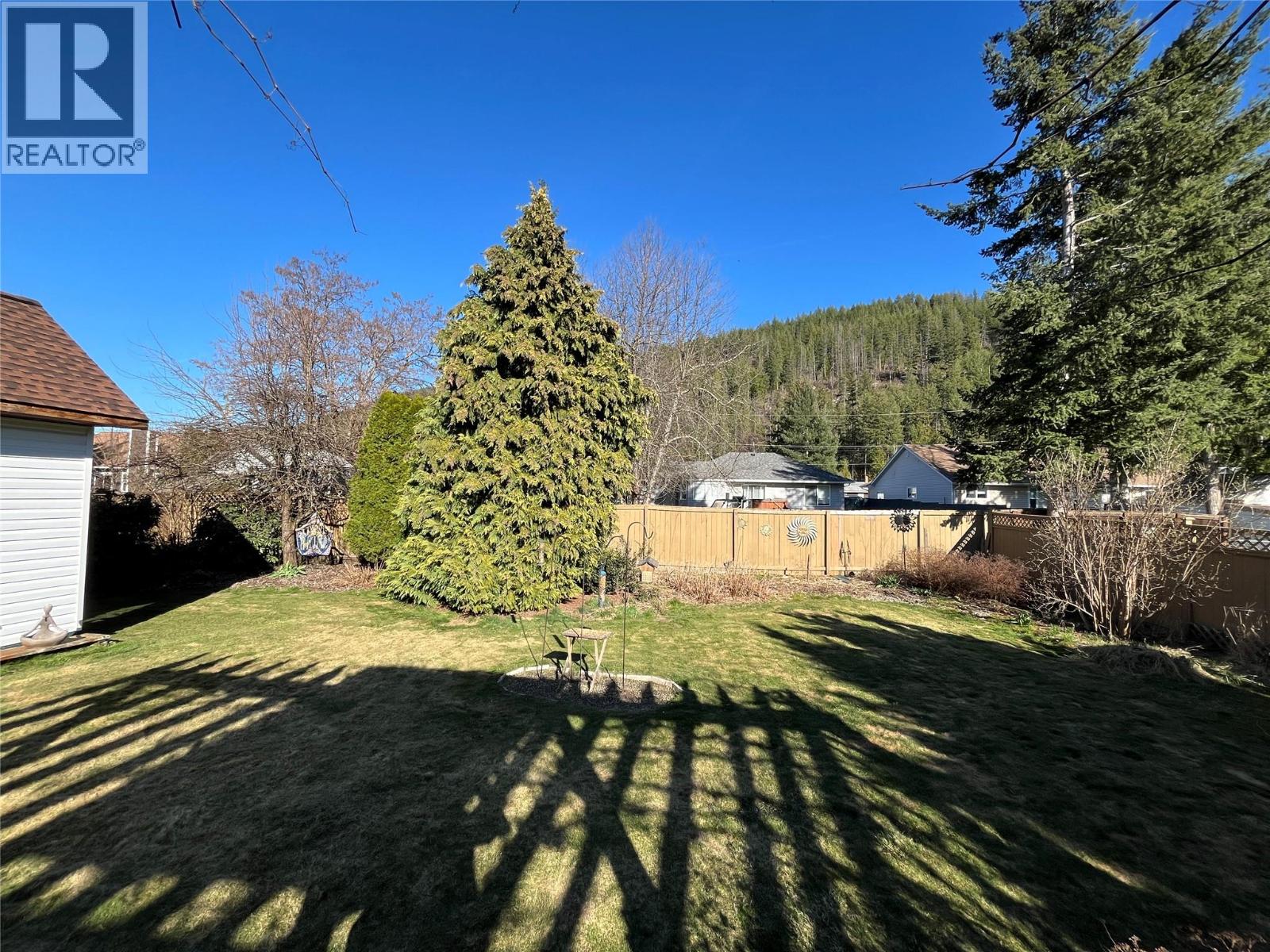 421 Oak Avenue — photo 35