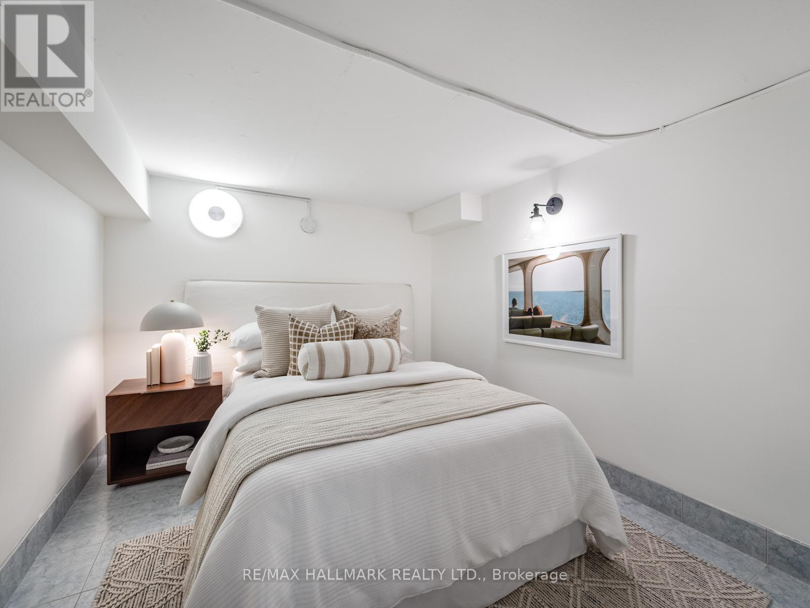 122 HOPEDALE AVENUE - 42