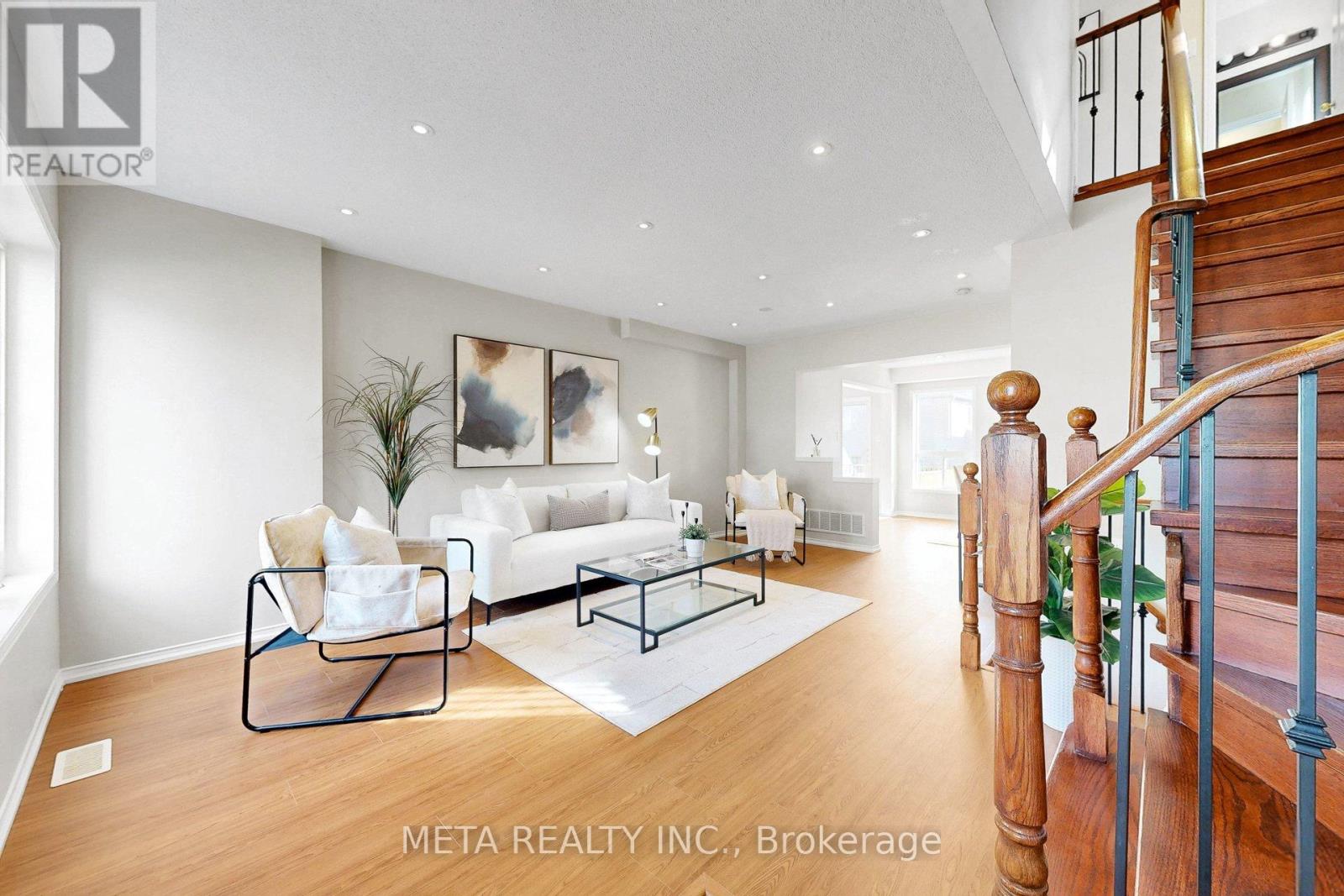 74 MCSWEENEY CRESCENT - 2