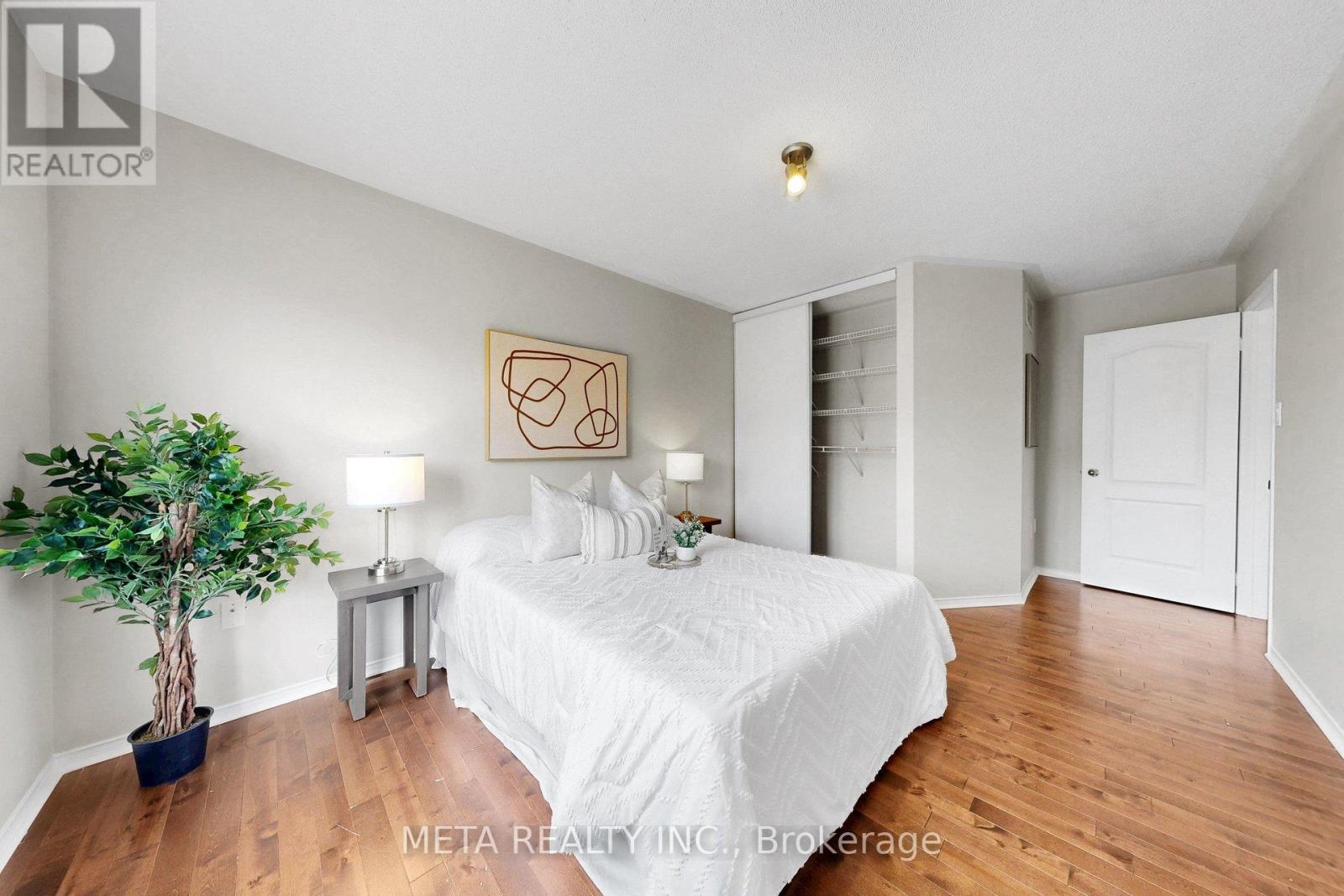74 MCSWEENEY CRESCENT - 27