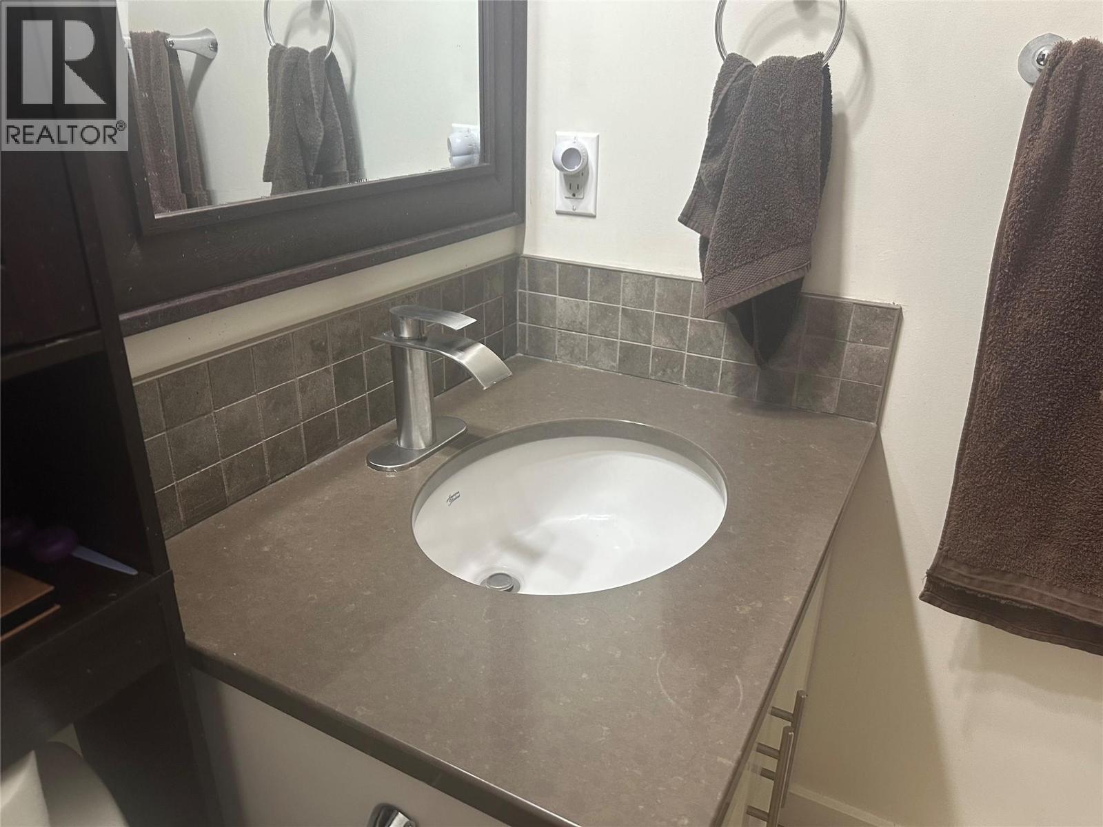 8121 BIRCHWOOD Drive - 20