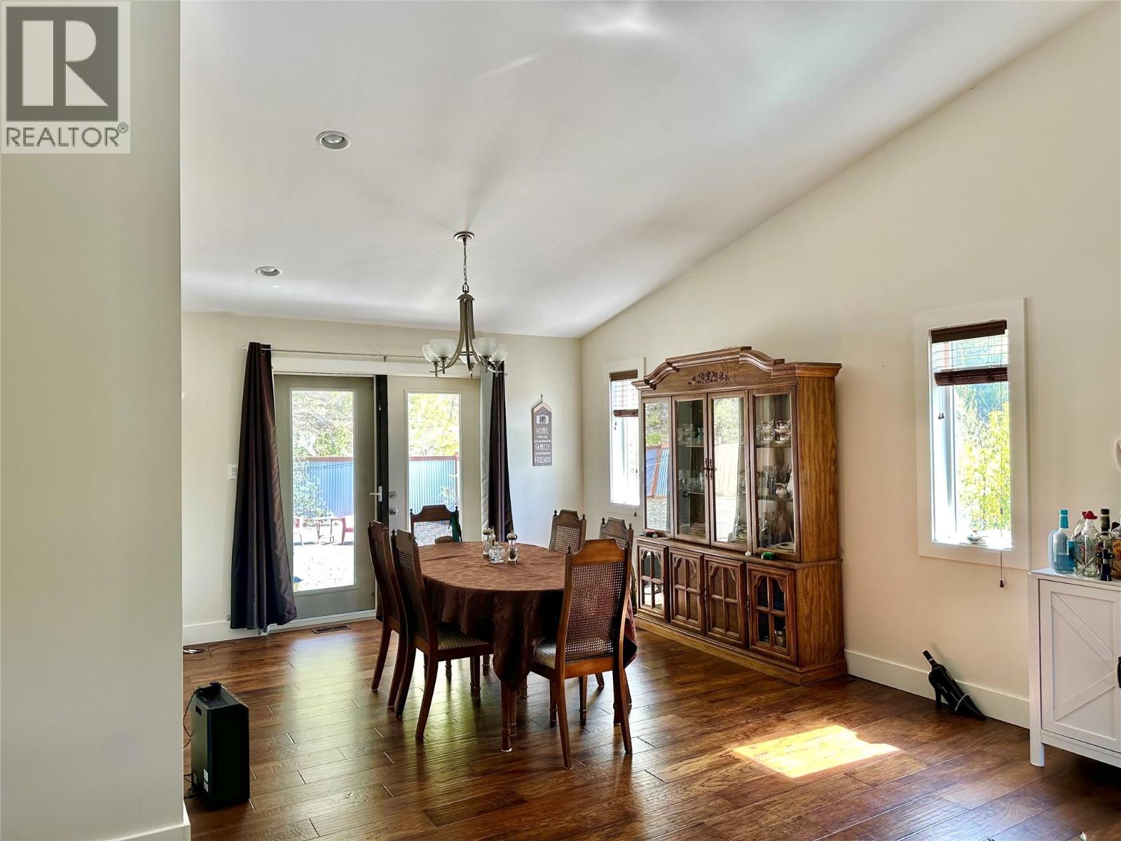 8121 BIRCHWOOD Drive - 10