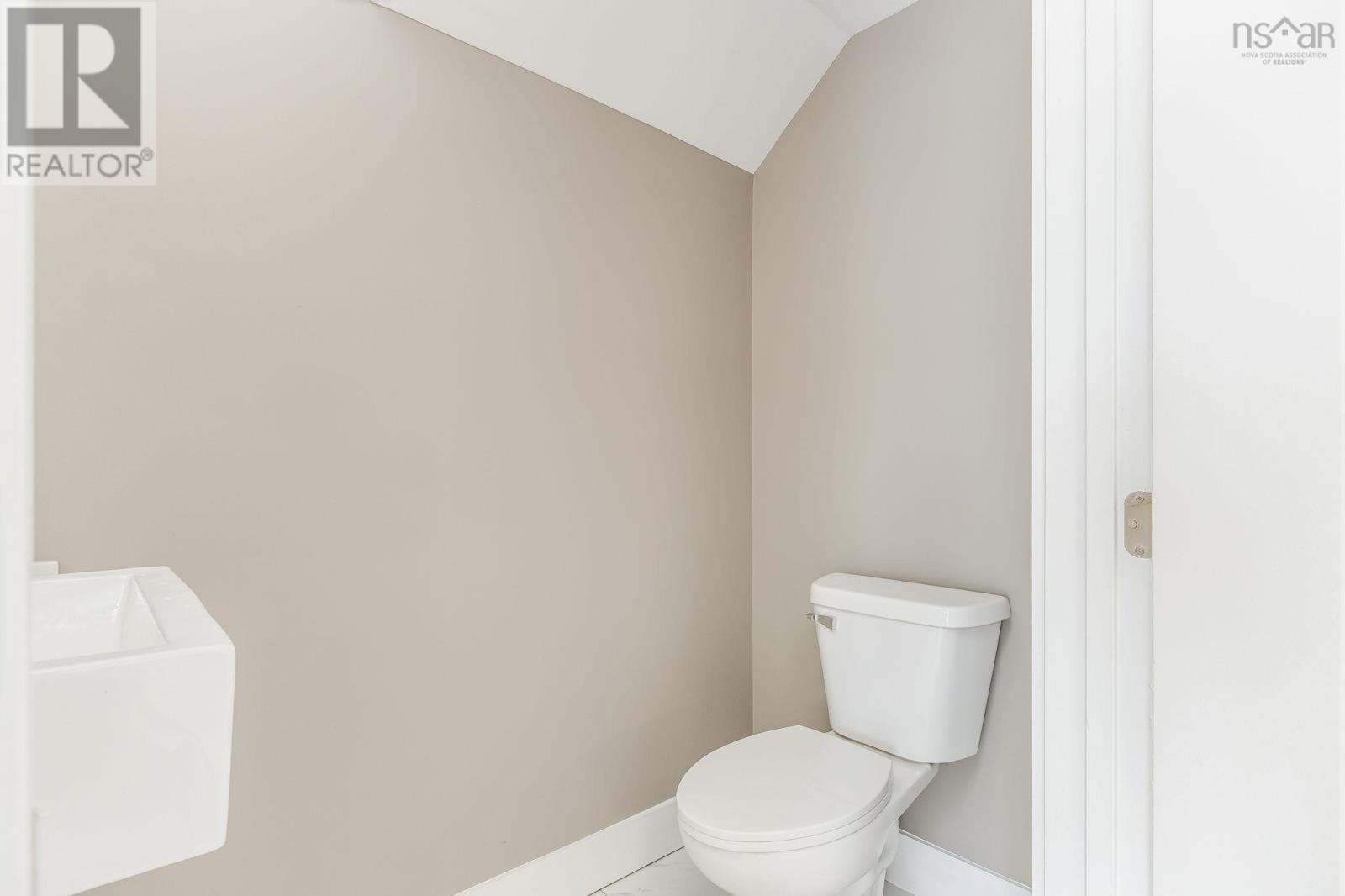 Property 16 of 44 of 32 Higgins Avenue