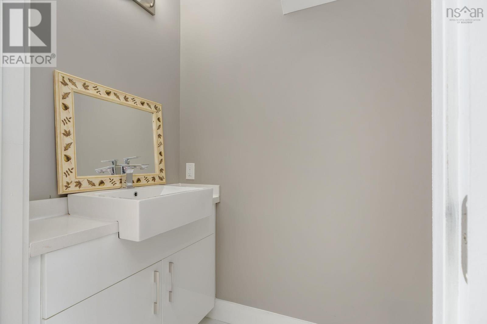 Property 17 of 44 of 32 Higgins Avenue