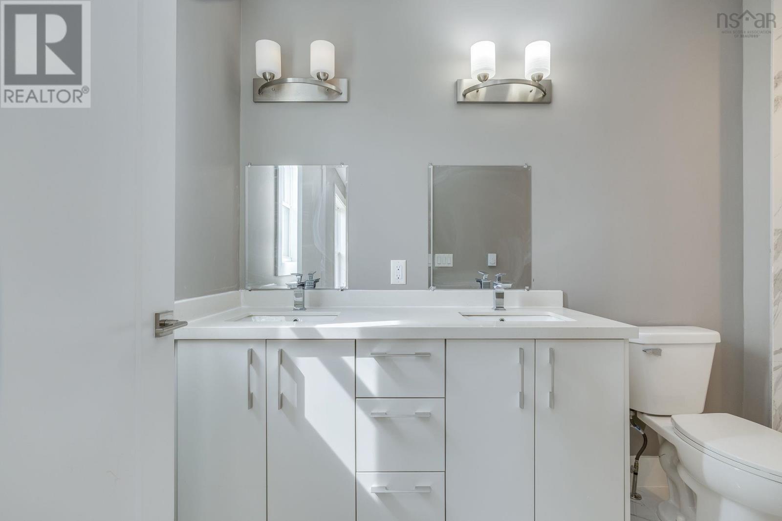 Property 24 of 44 of 32 Higgins Avenue