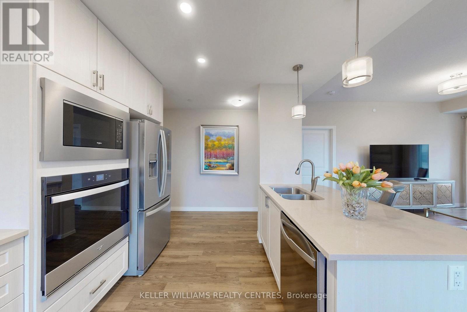#313 460 WILLIAM GRAHAM DRIVE - 12