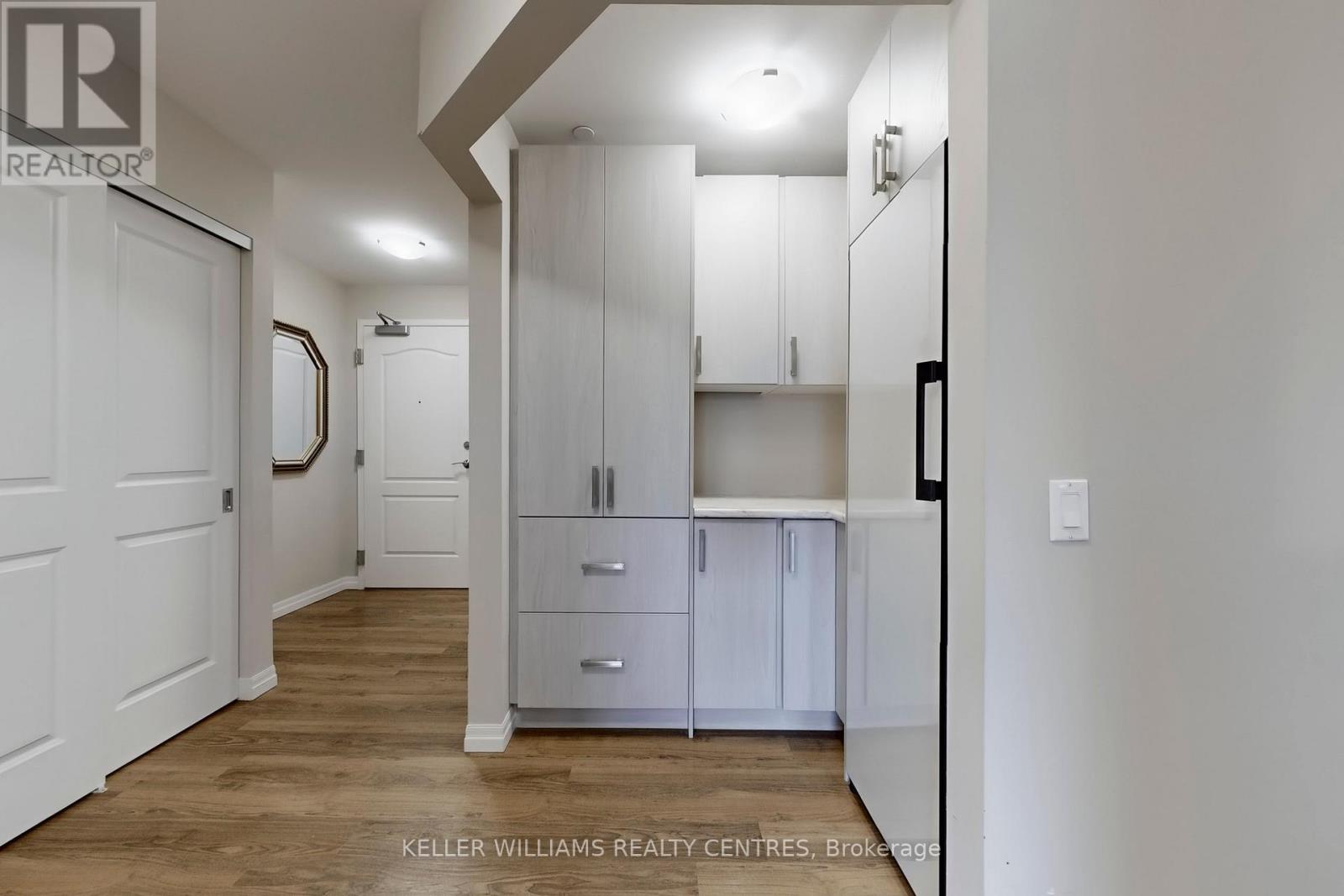 #313 460 WILLIAM GRAHAM DRIVE - 23
