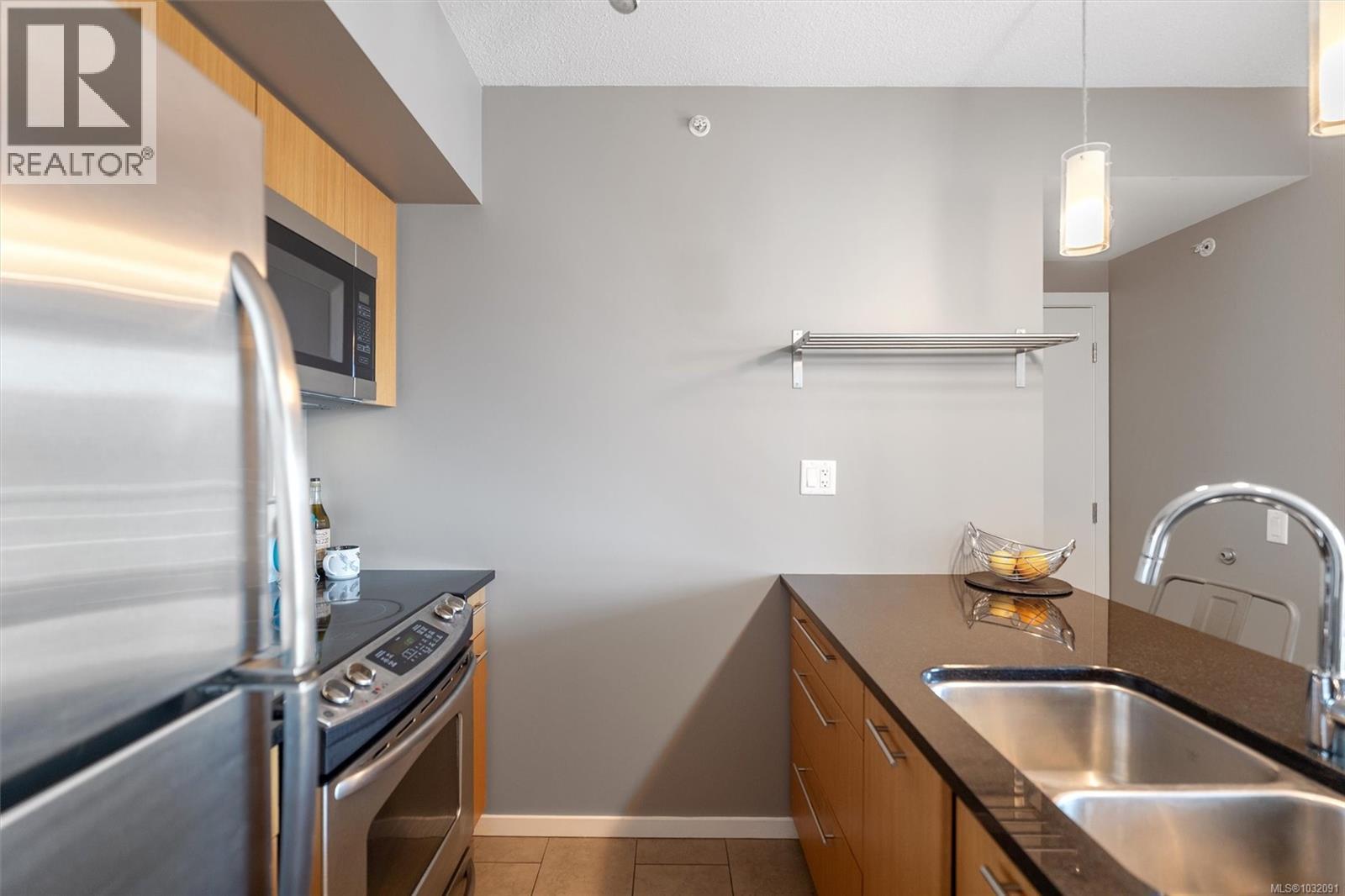 1101 834 Johnson Street, Victoria