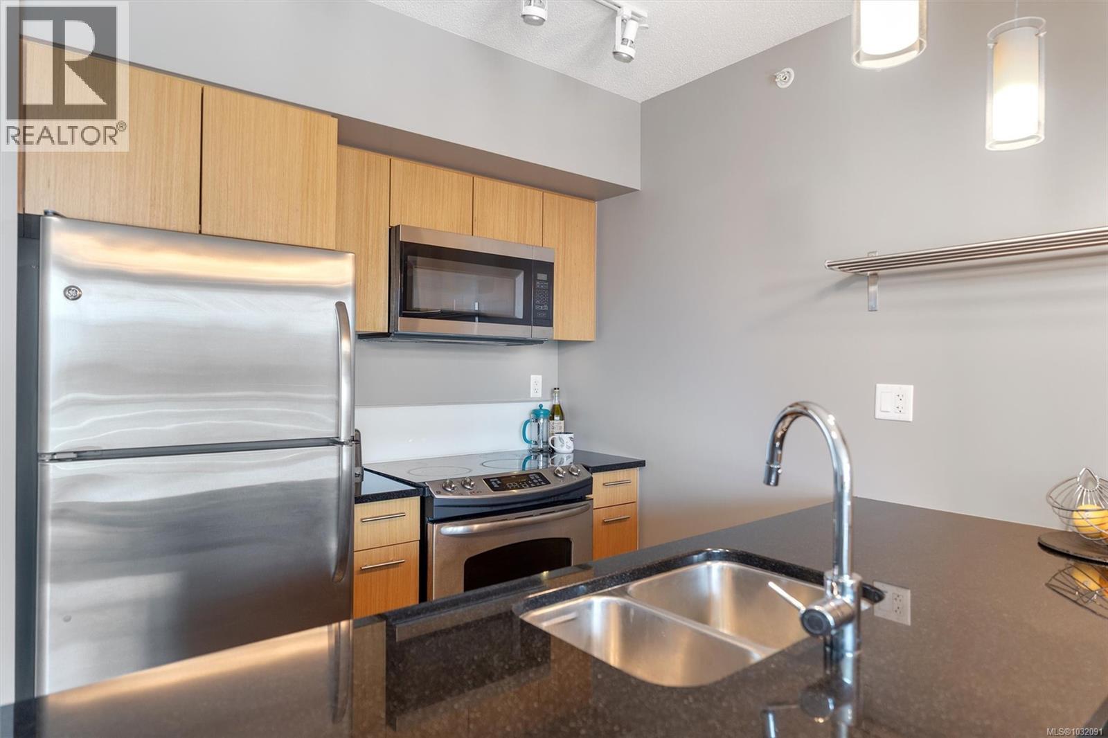 1101 834 Johnson Street, Victoria