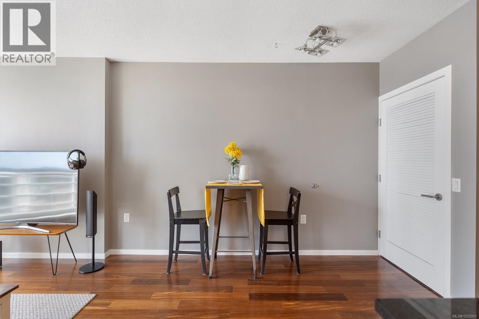 1101 834 Johnson Street, Victoria