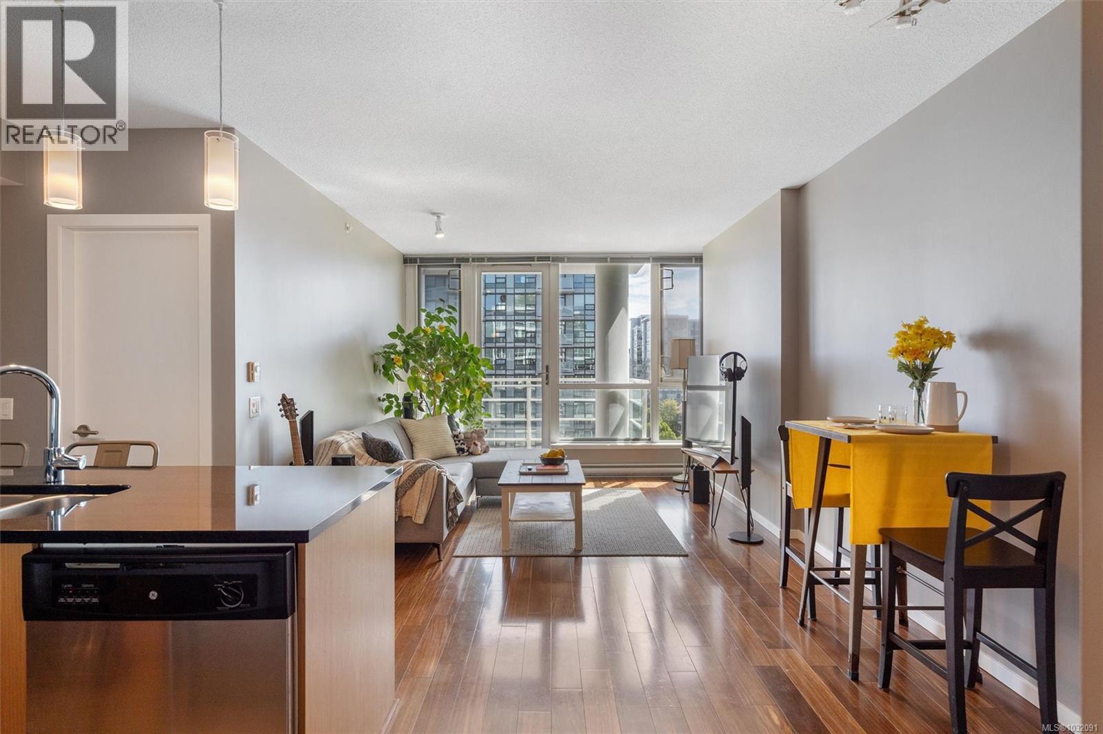 1101 834 Johnson Street, Victoria