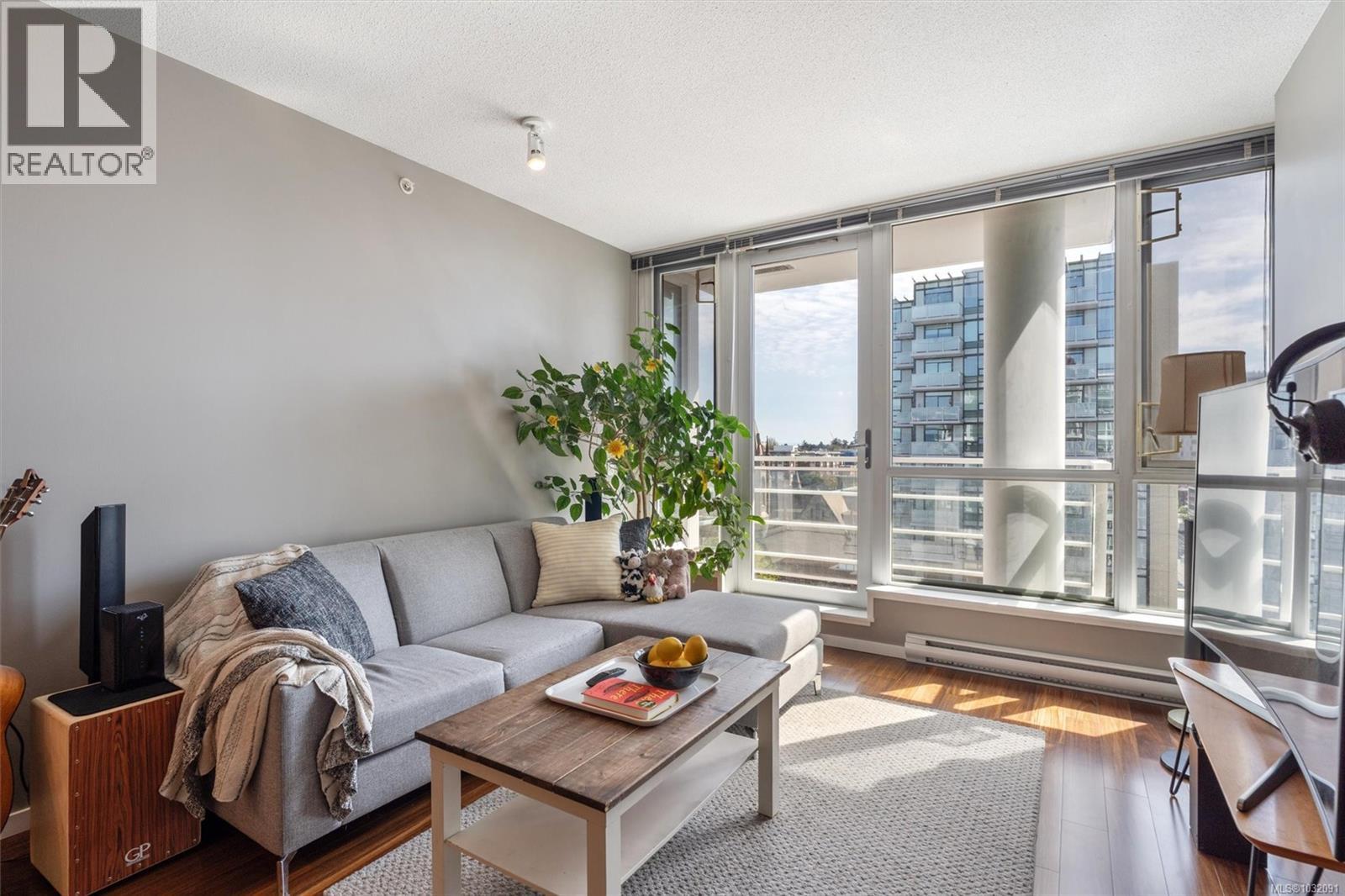 1101 834 Johnson Street, Victoria