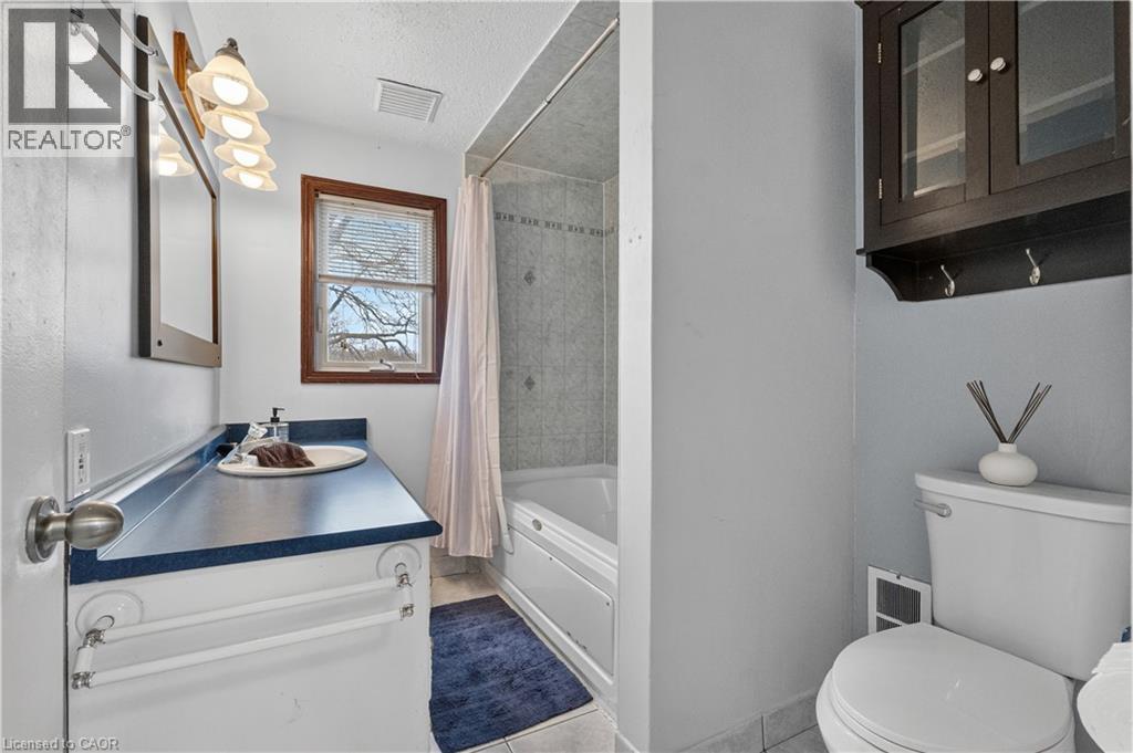 1367 ST MARYS Crescent - 15