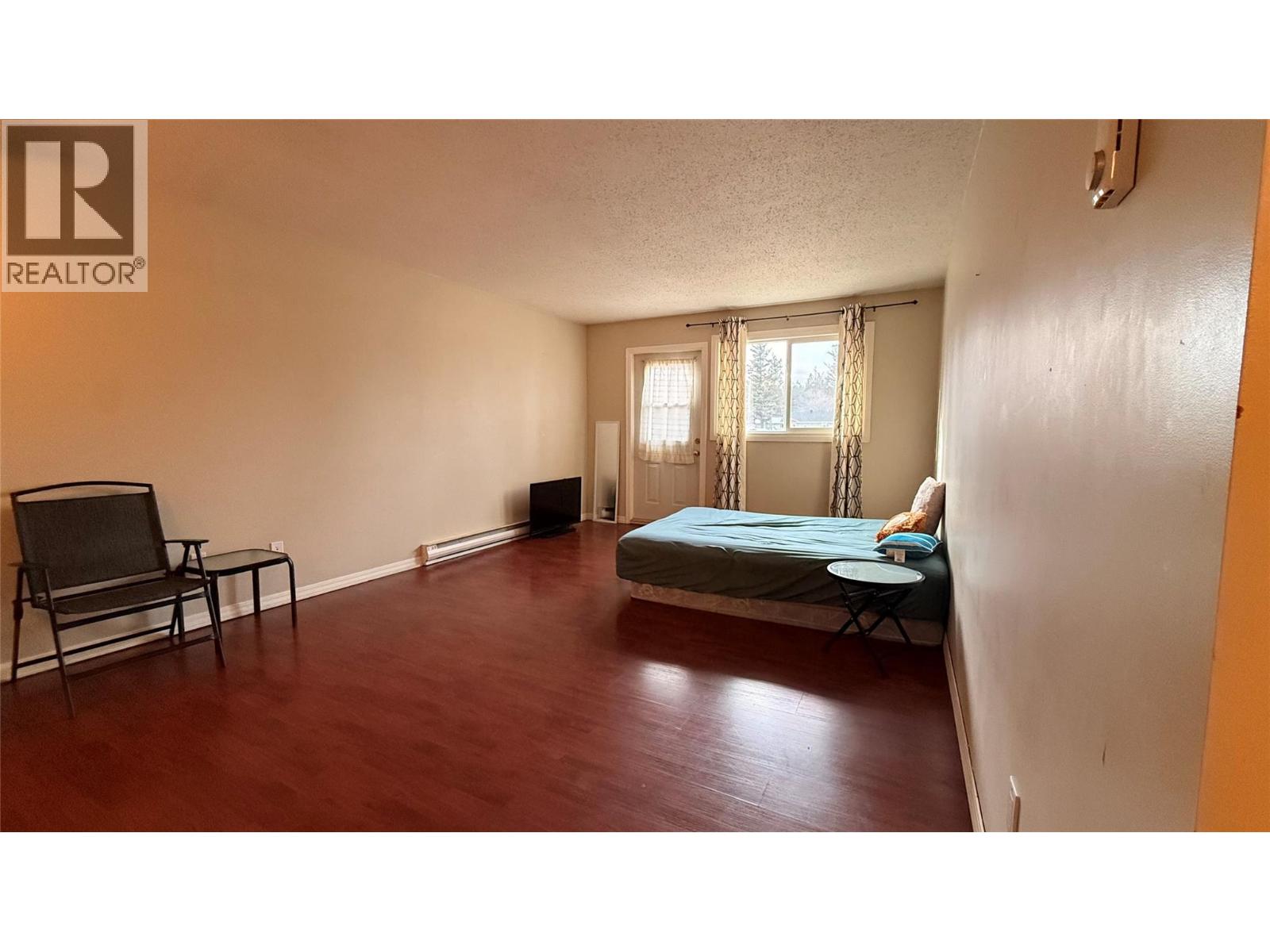 #206 302 10th Avenue - 11