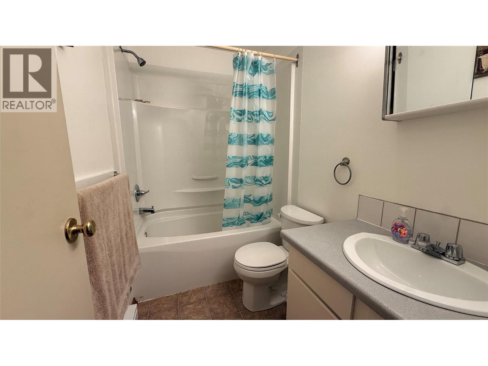 #206 302 10th Avenue - 3