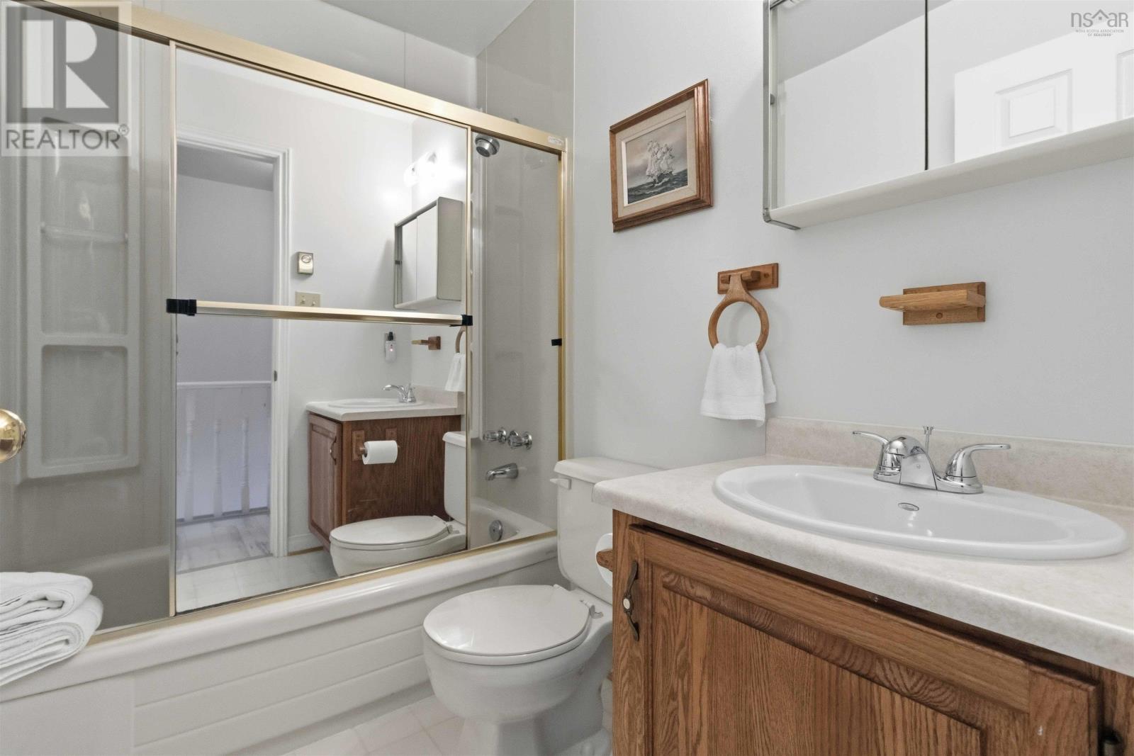 Main bathroom