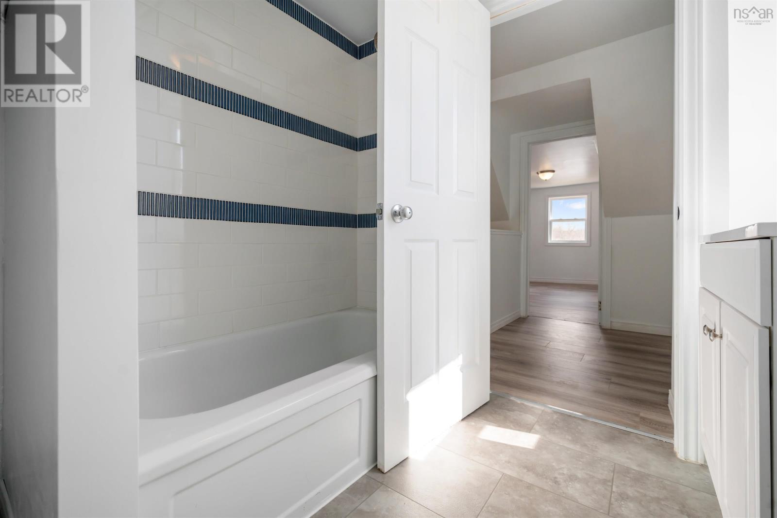 Property 32 of 48 of 2482 Athol Road