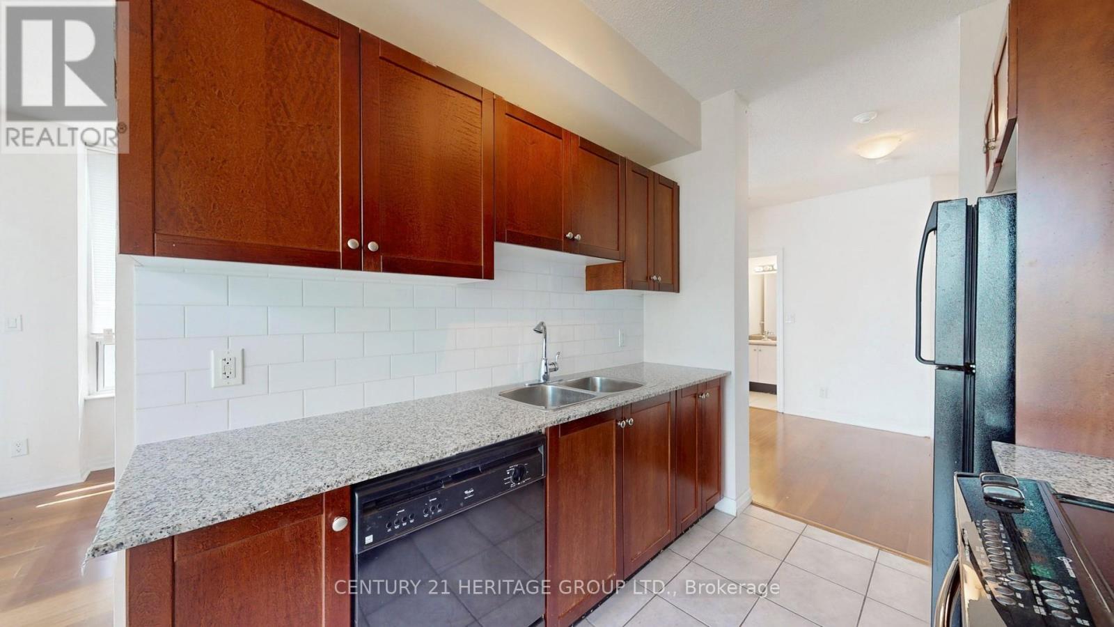 #405 1359 RATHBURN ROAD E - 17