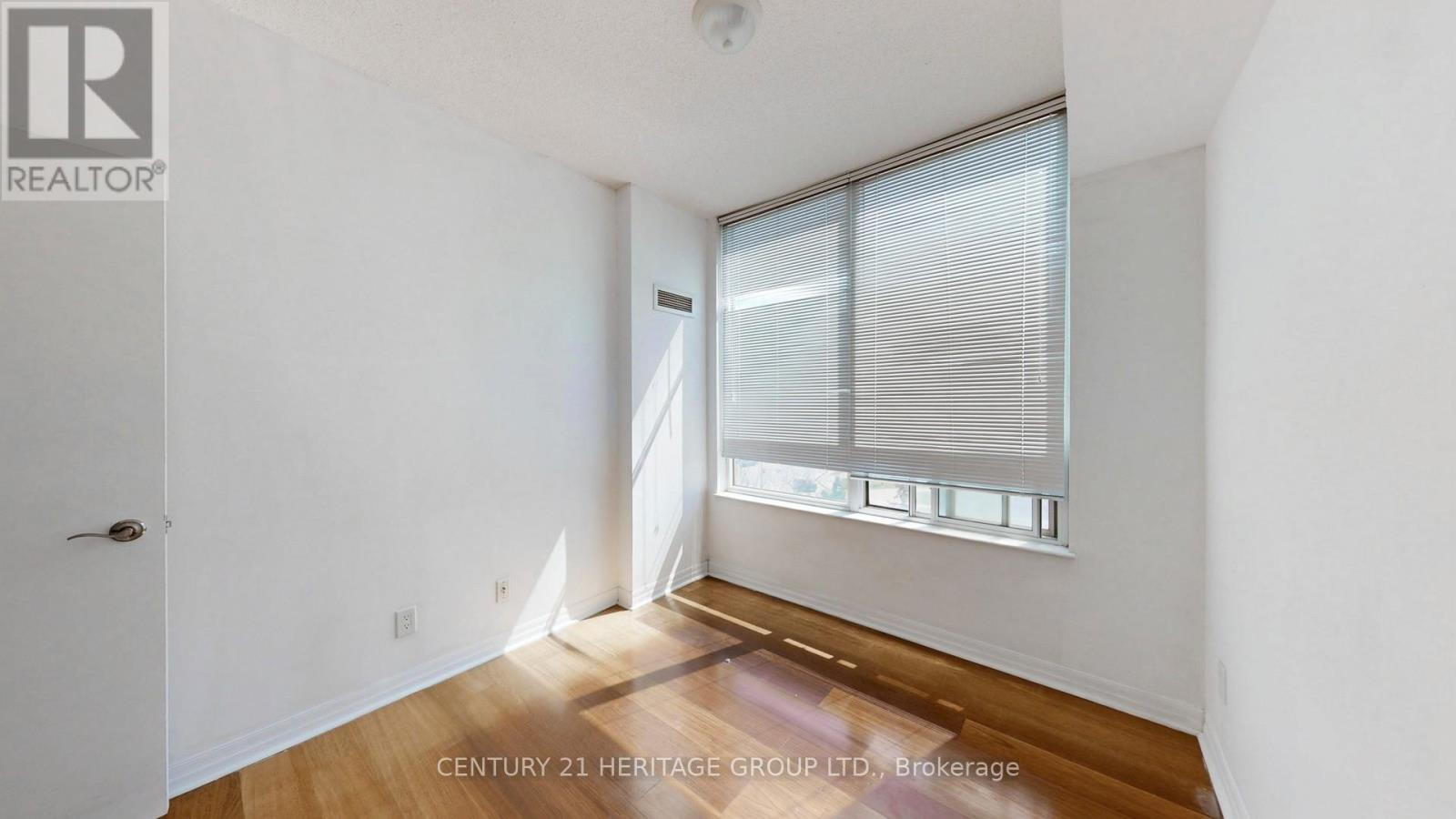 #405 1359 RATHBURN ROAD E - 25