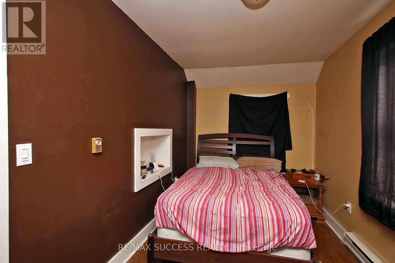 22 & 24 RIVER STREET - 22