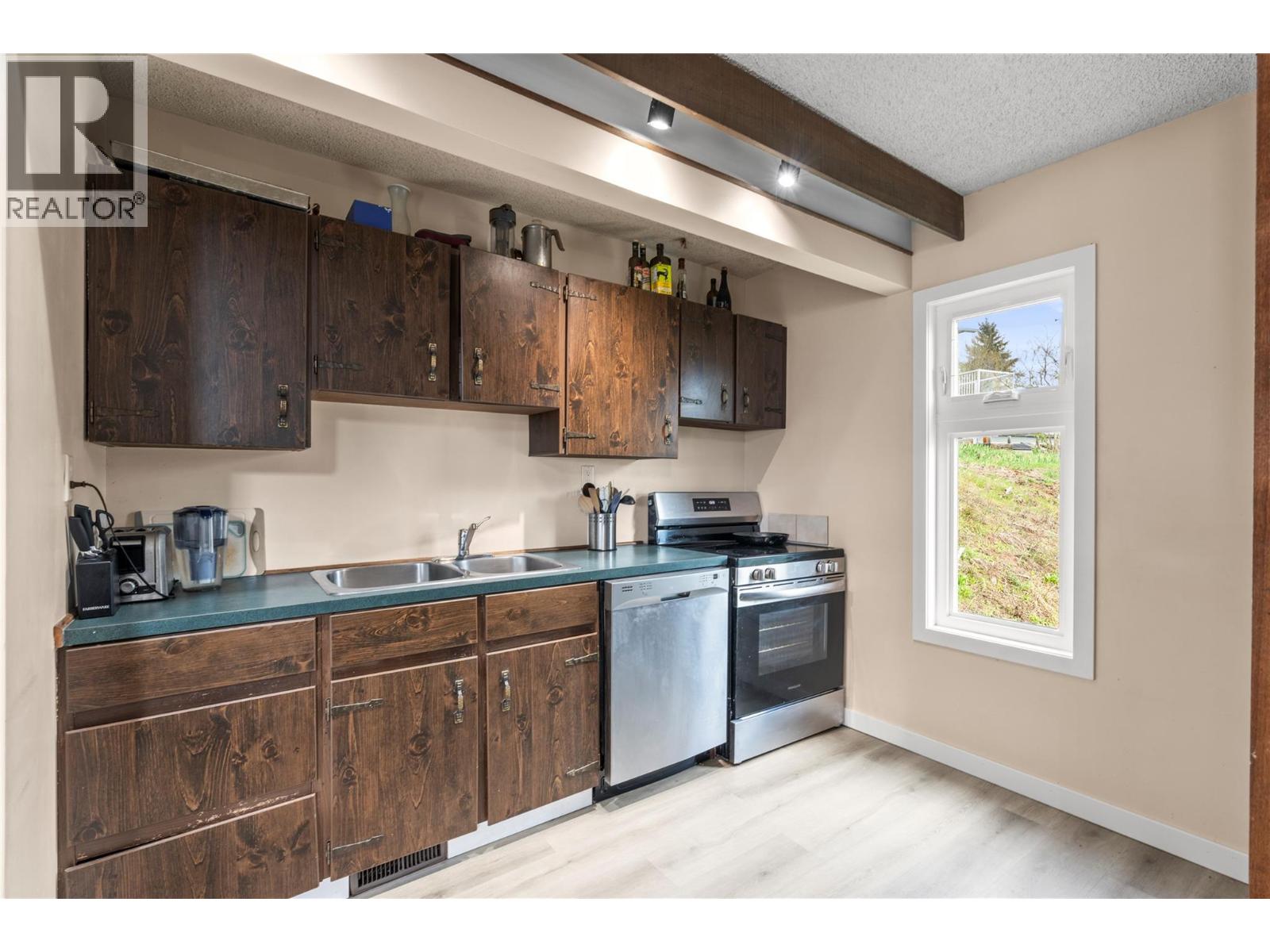 6515 Eagle Road, Vernon