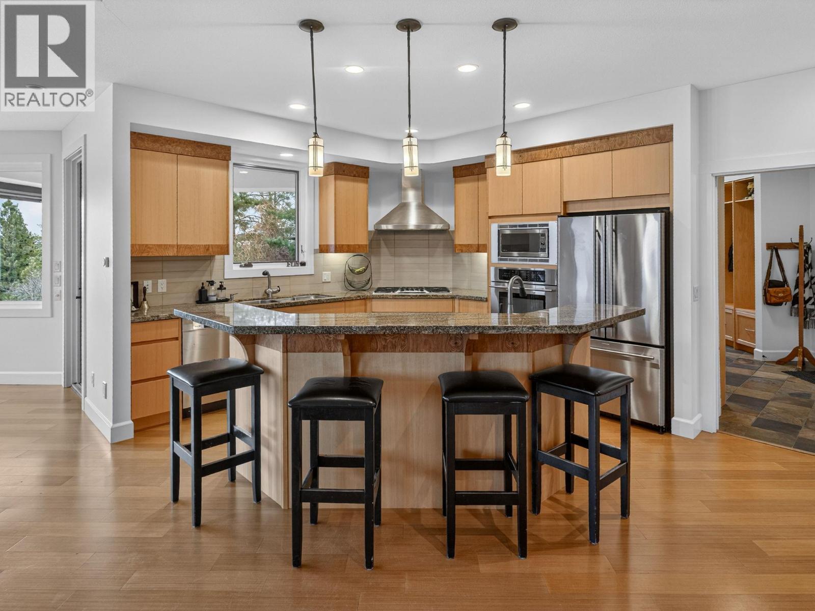  390 Okaview Road, Kelowna